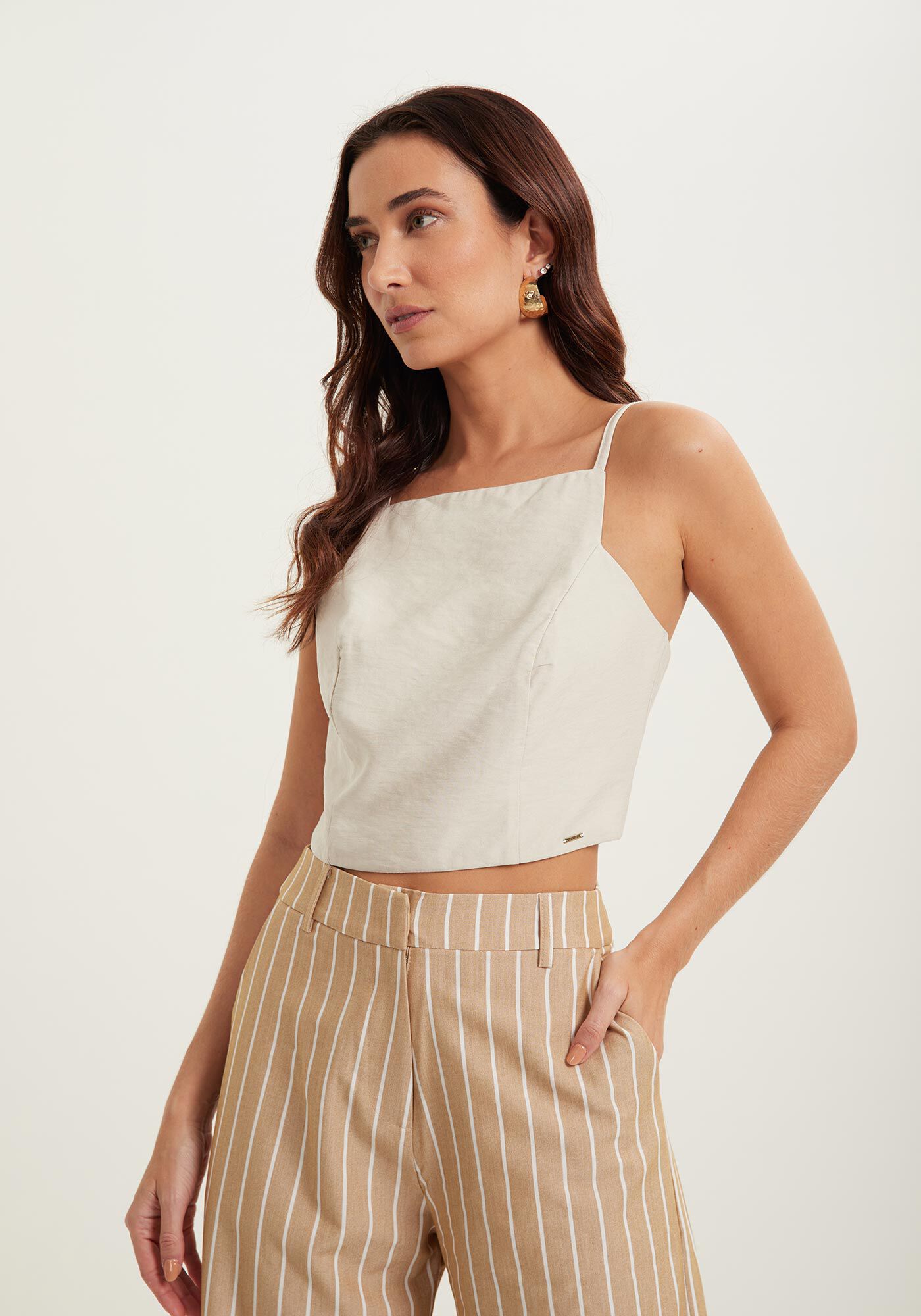 Blusa Cropped De Al&ccedil;as Com Decote Reto E Z&iacute;per Posterior, , large.