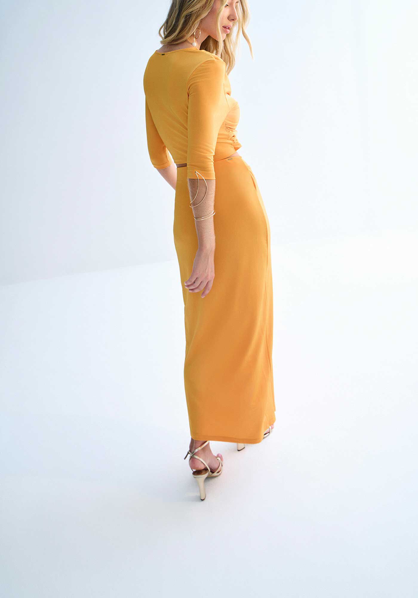 Saia Midi em Malha Texturizada com Tor&ccedil;&atilde;o e Fenda, AMARELO SAVANNAH, large.