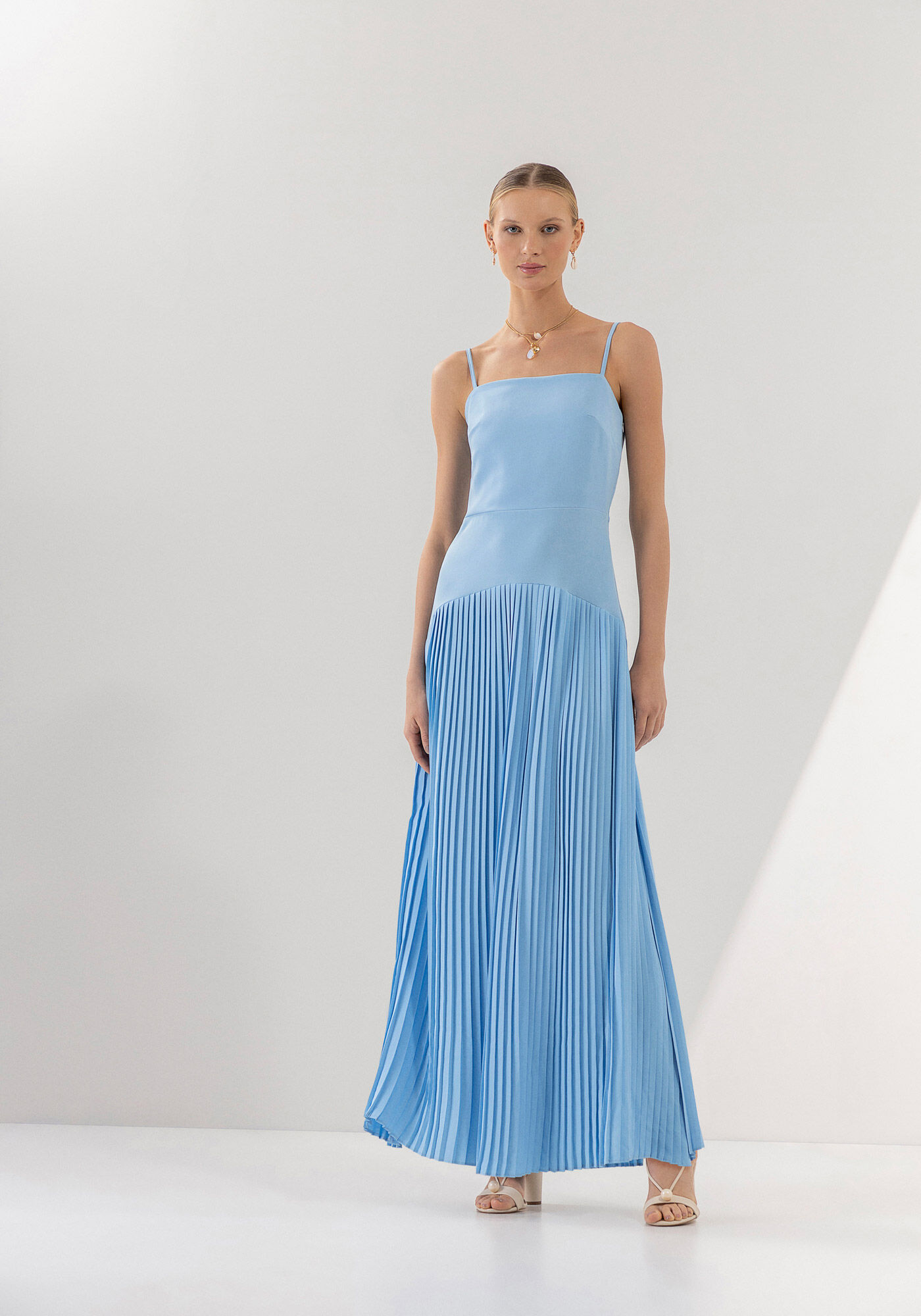 Vestido Longo Al&ccedil;as com Recorte Plissado, , large.