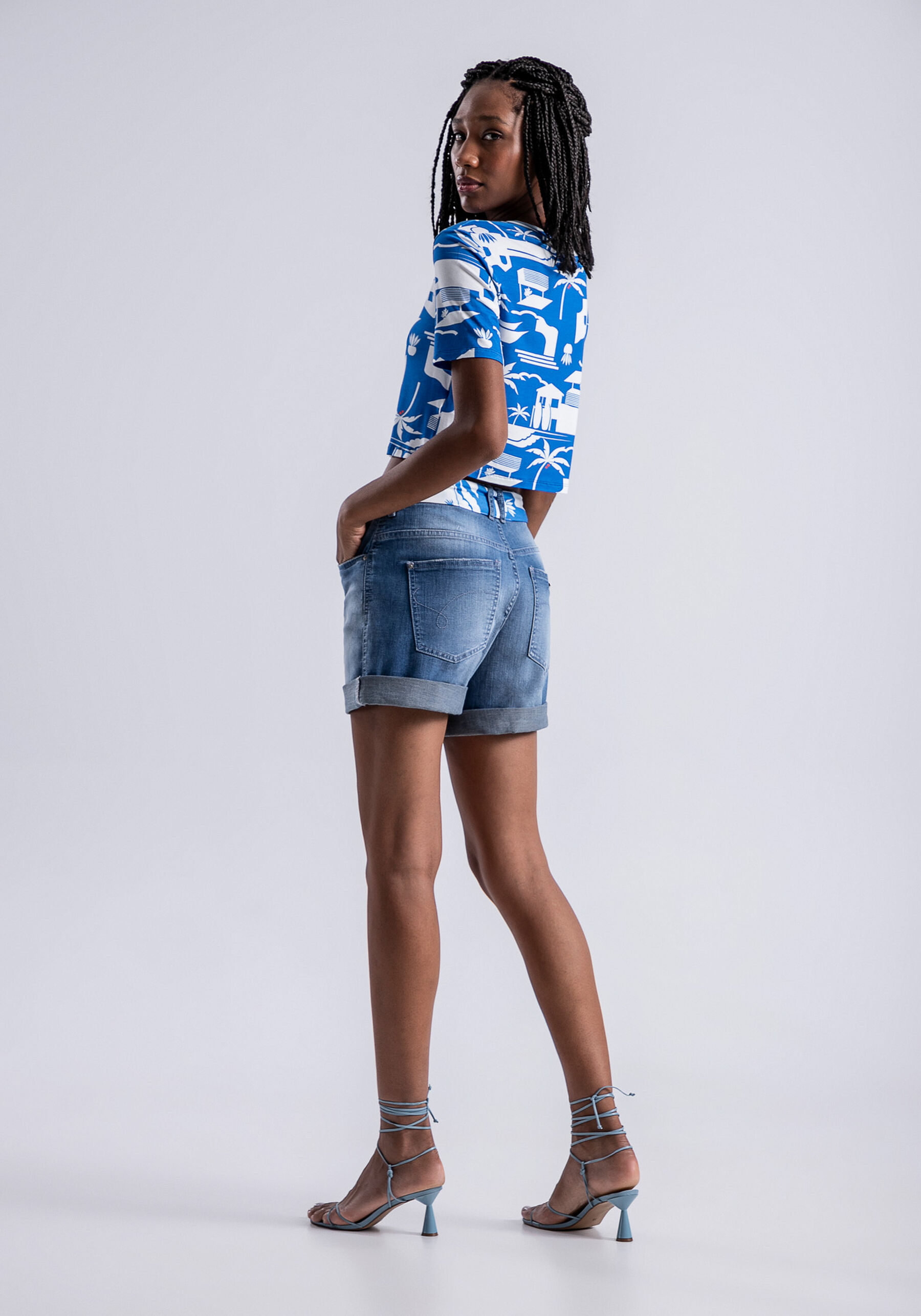Bermuda Jeans Boyfriend Venice com Cinto, JEANS. Bermuda Jeans Boyfriend Venice com Cinto, JEANS, large.