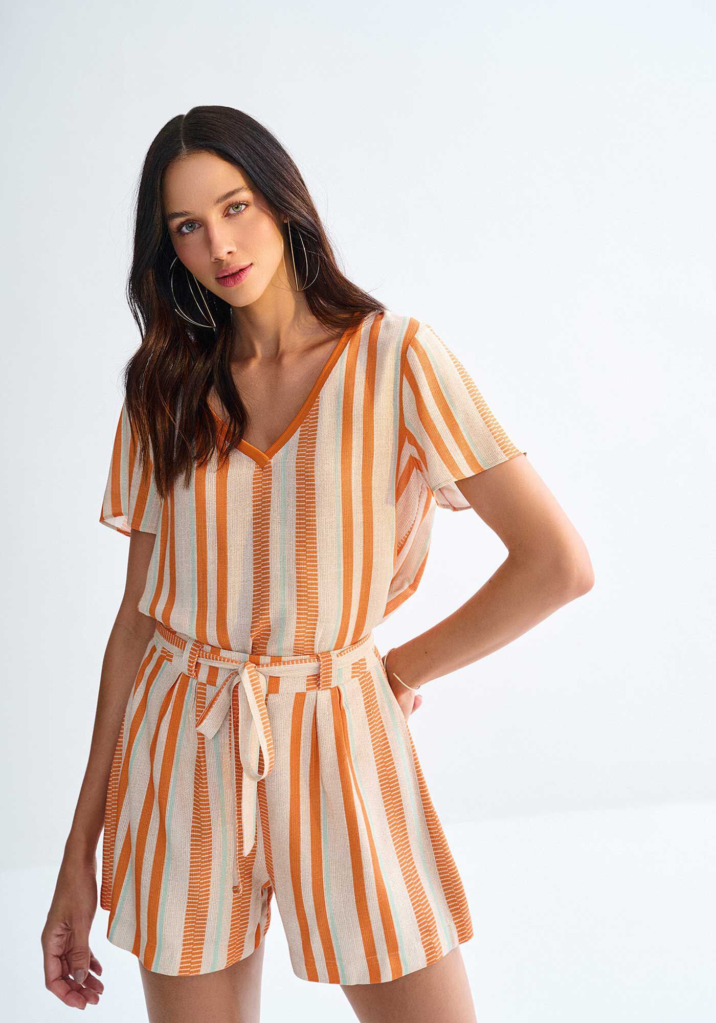 Blusa Estampada em Viscose com Decote V Retil&iacute;nea, , large.