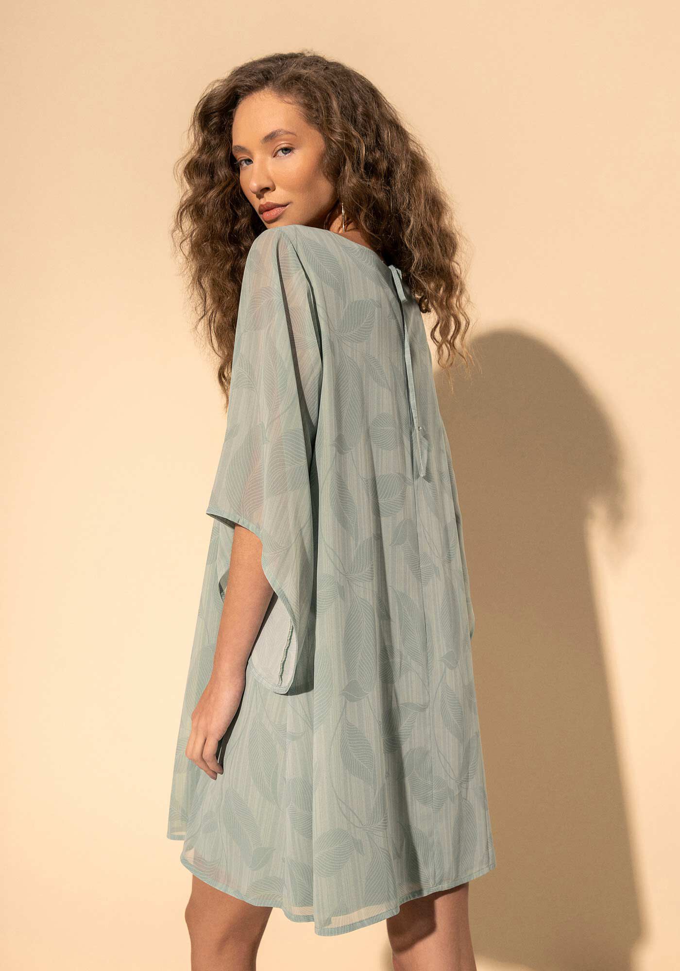 Vestido Curto Estampado Com Mangas Longas E Transpar&ecirc;ncia, GREEN LEAF VERDE, large.