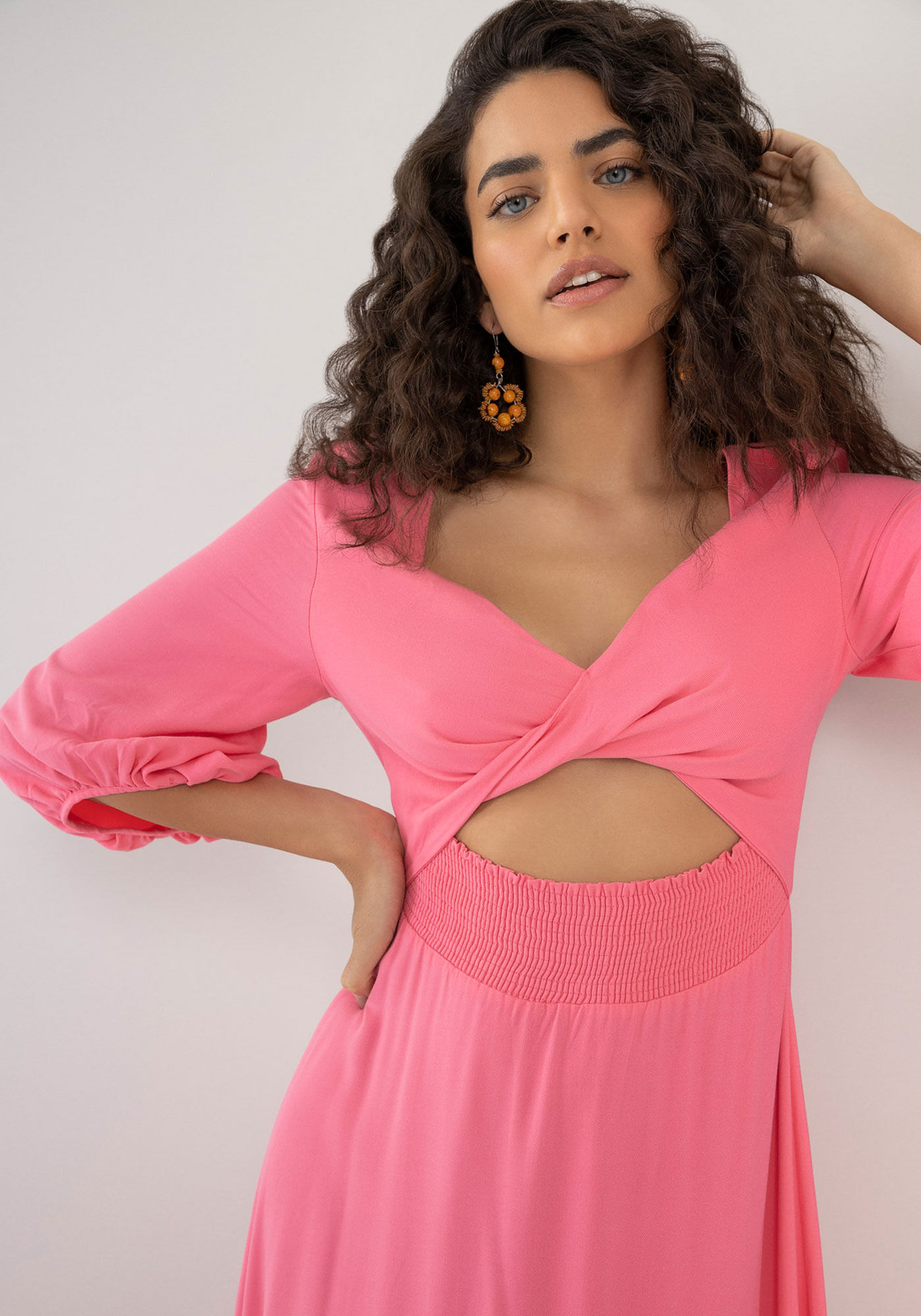 Vestido Midi Manga 3/4 em Viscose com Tor&ccedil;&atilde;o Busto, , large.