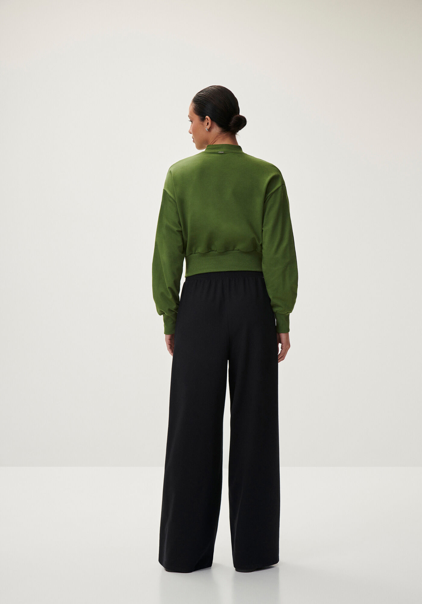 Blus&atilde;o Cropped em Molecotton com Bordado Lez a Lez, , large.