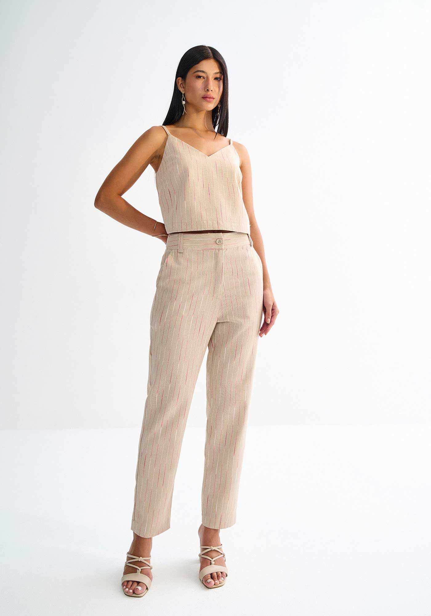 Cal&ccedil;a Reta em Linho Bordado com Bolsos, , large.