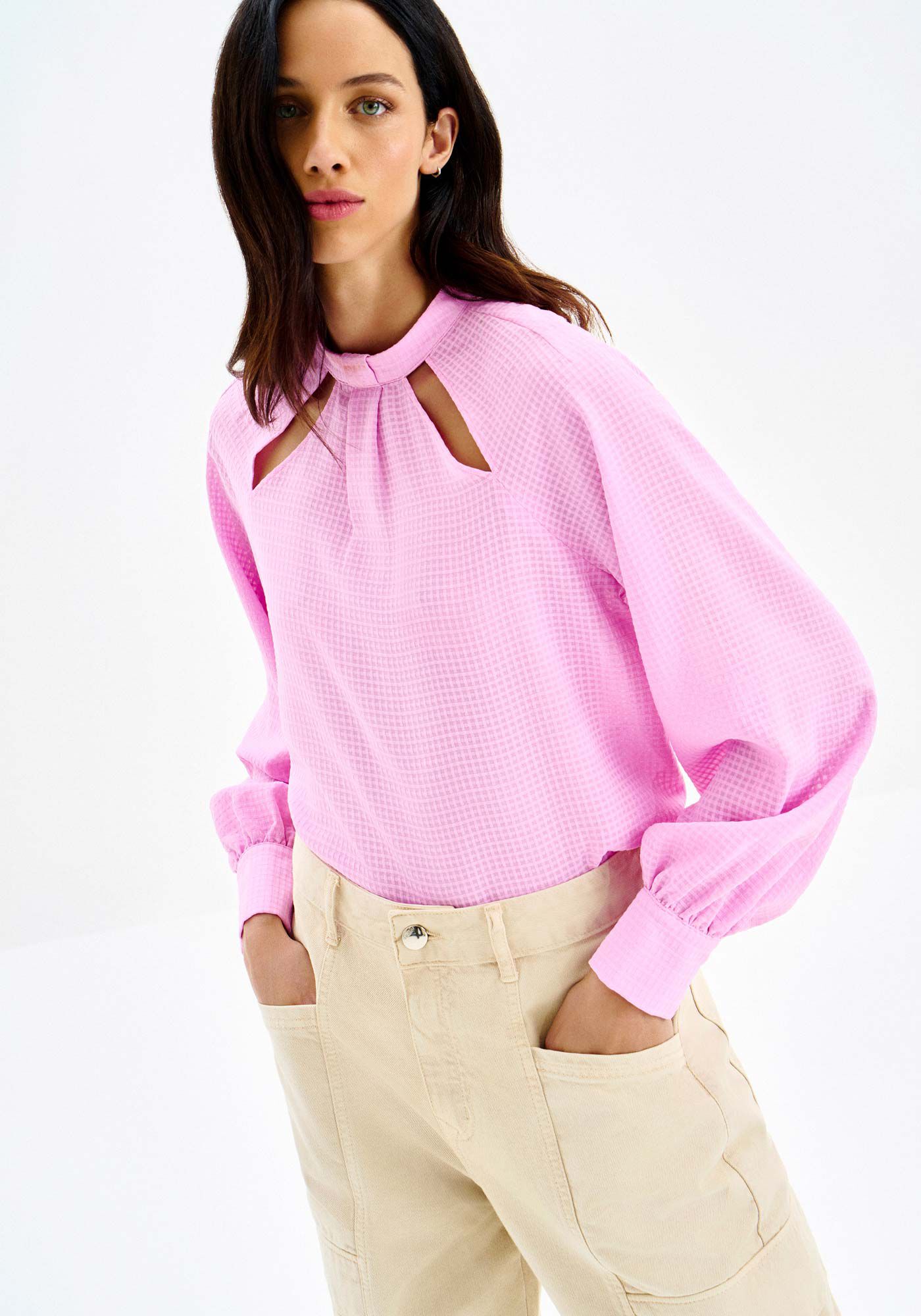 Blusa Manga Longa Bufante com Cut Decote, , large.