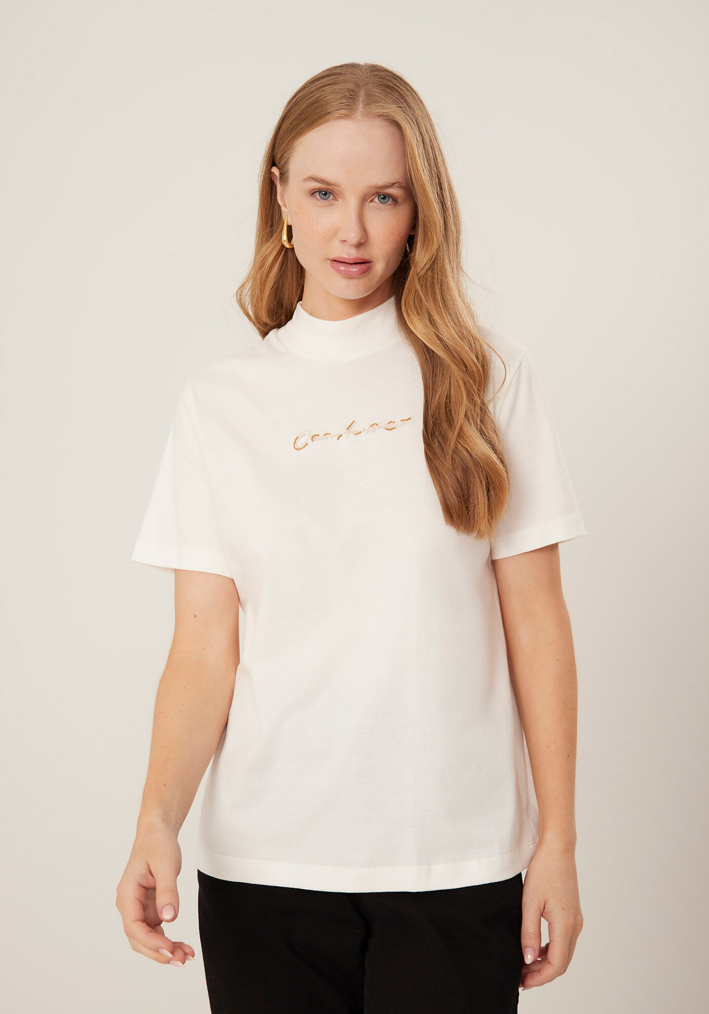 Blusa De Mangas Curtas Com Gola Alta E Bordado Frontal, BRANCO OFF WHITE, large.