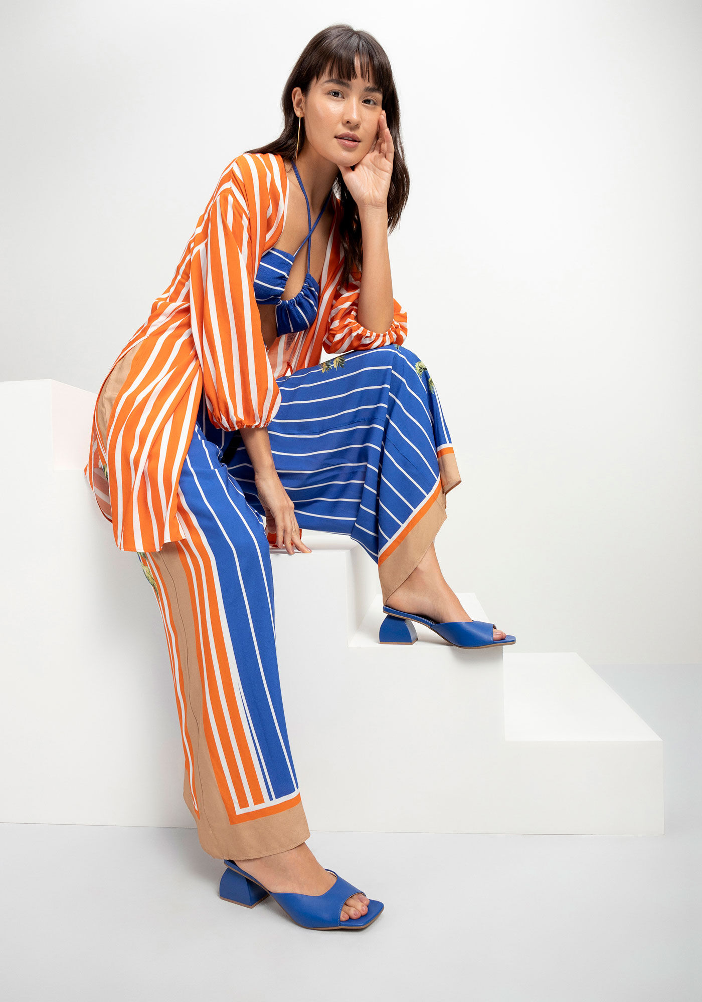 Sand&aacute;lia Mule Assim&eacute;trica com Salto Bloco, AZUL PRUNA, large.