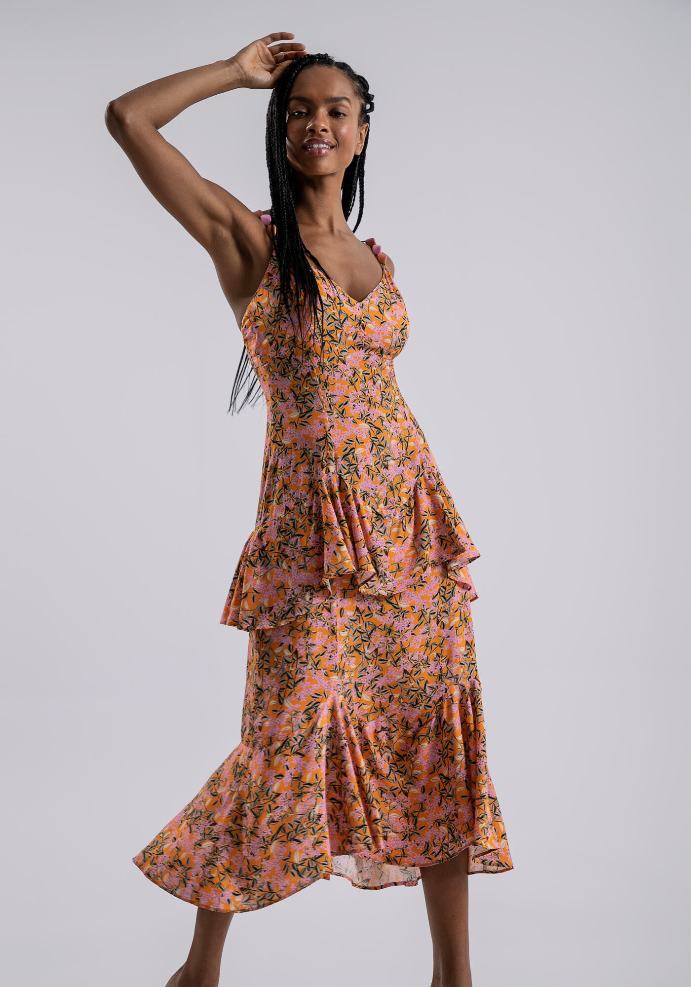 Modelo de vestido midi com babado hotsell