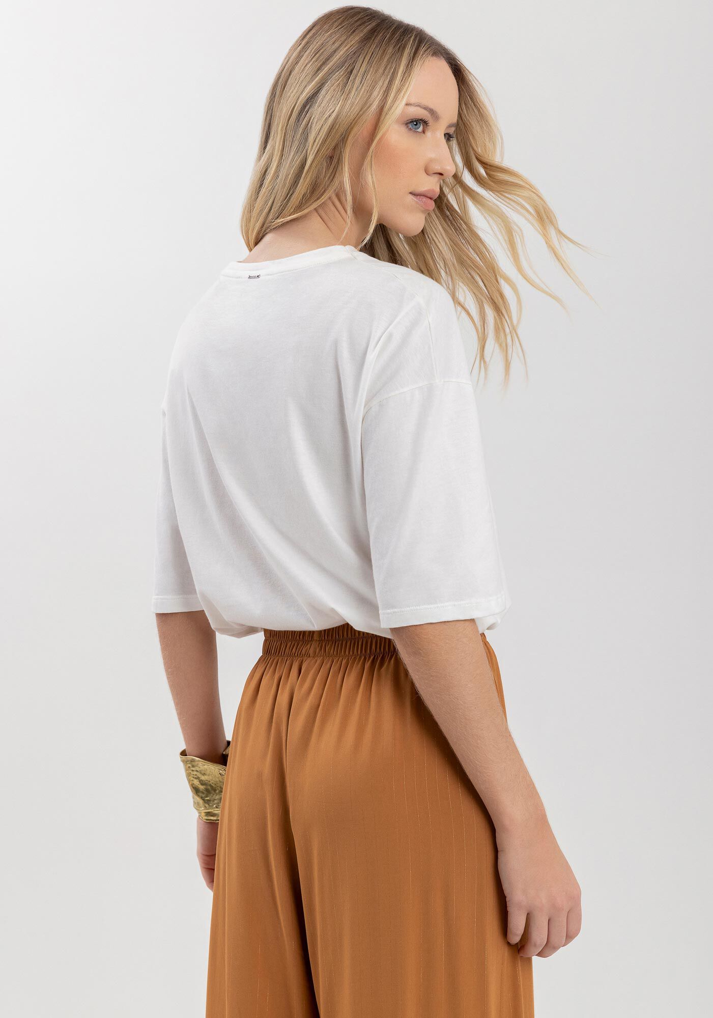 Blusa B&aacute;sica De Mangas M&eacute;dias Com Bordado Frontal, , large.