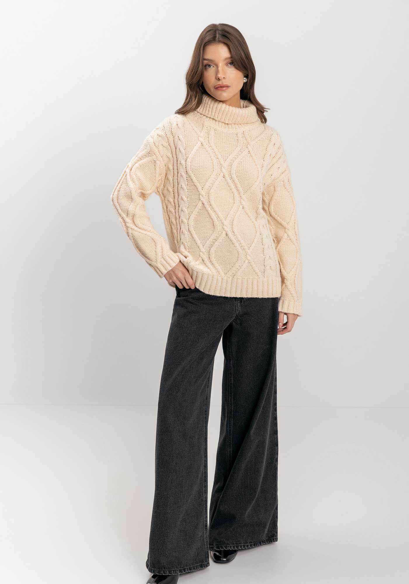 Blus&atilde;o De Manga Longa Em Tric&ocirc; Com Gola Alta, , large.