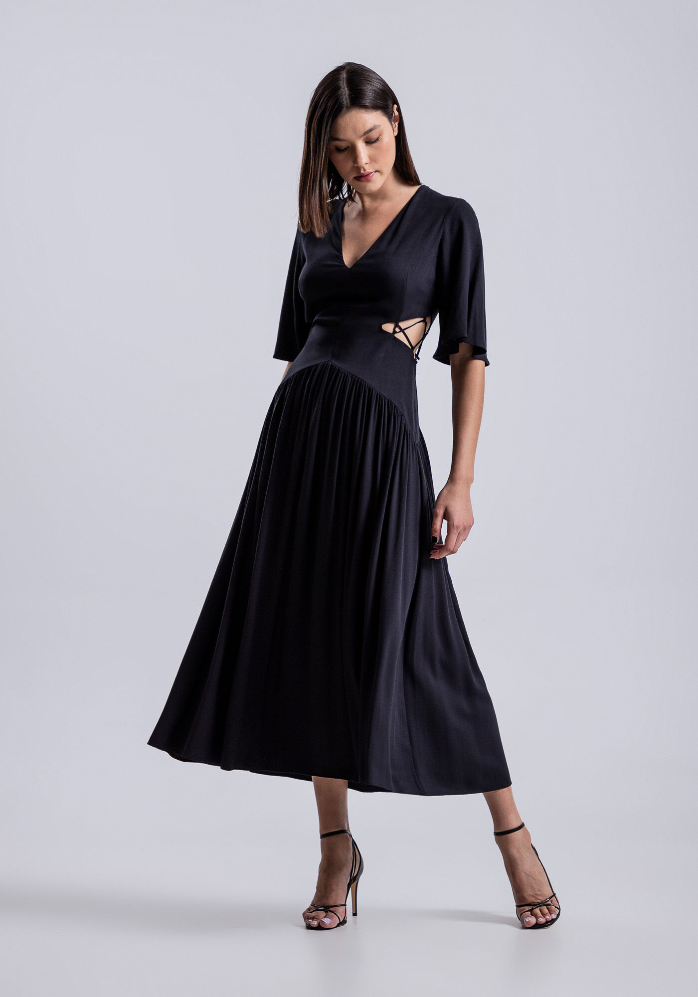Vestido preto lezalez 2025