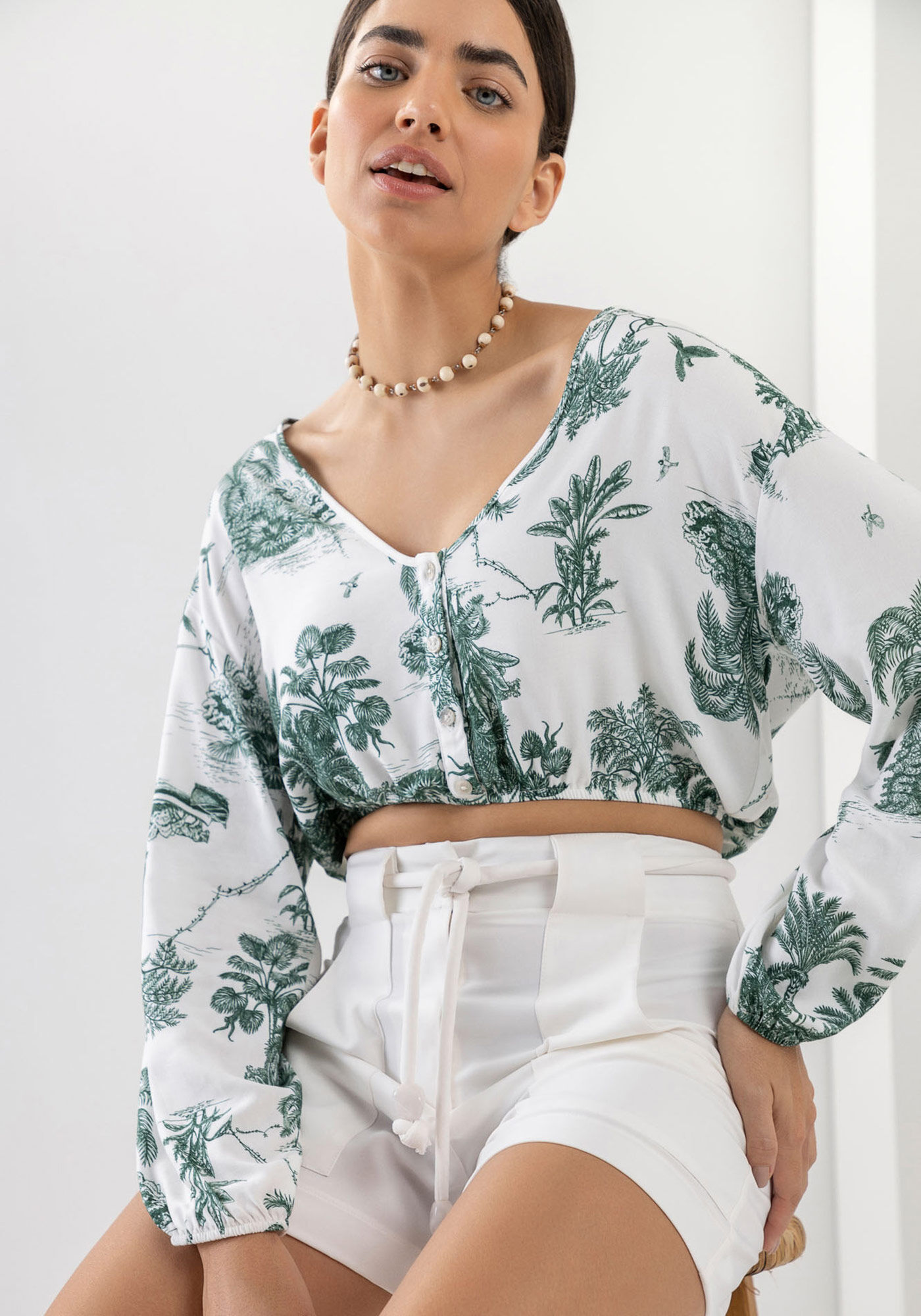 Blusa Cropped Manga Longa Estampada com Bot&otilde;es, , large.