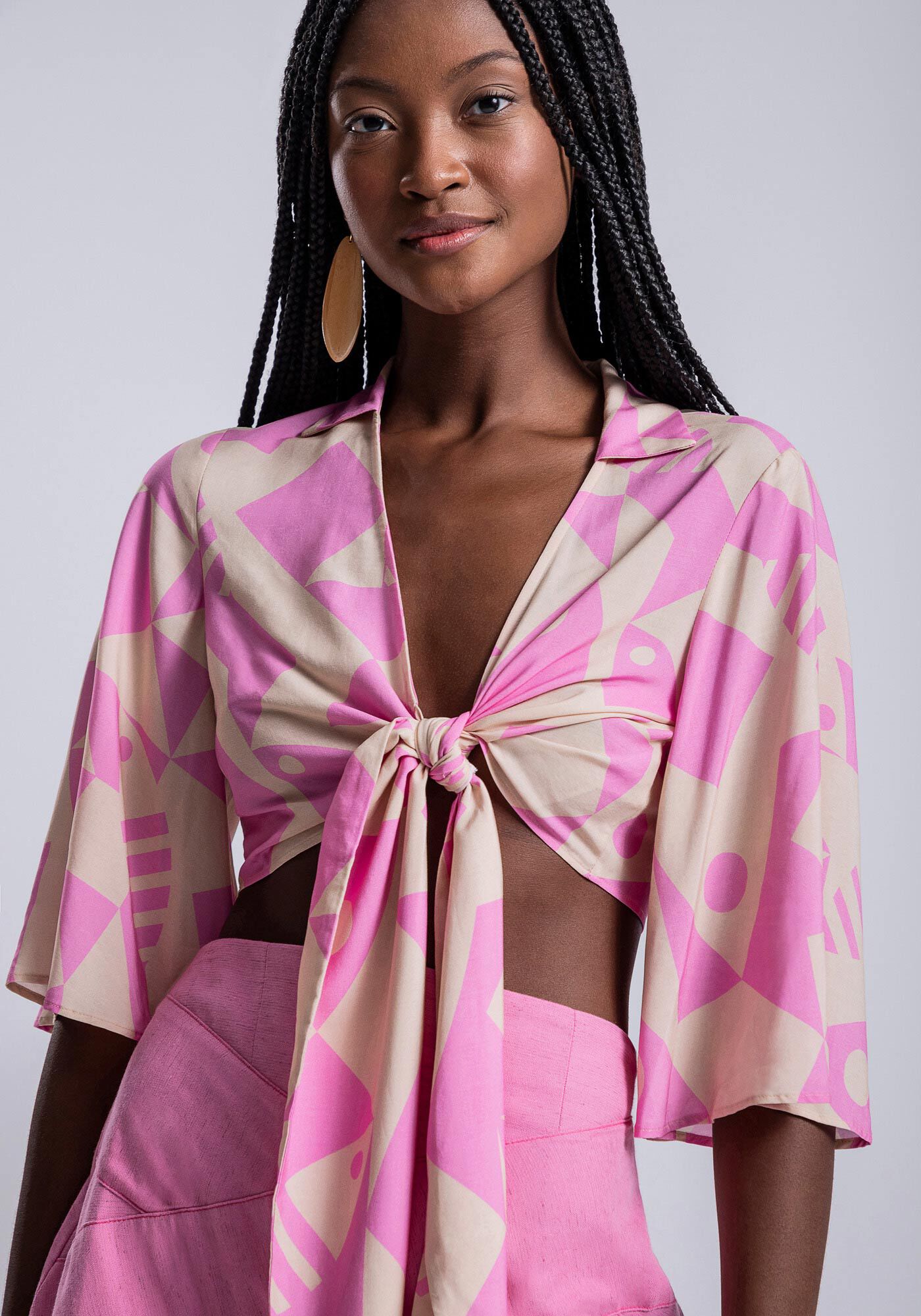 Blusa Manga 3/4 em Viscose com La&ccedil;o Busto, , large.