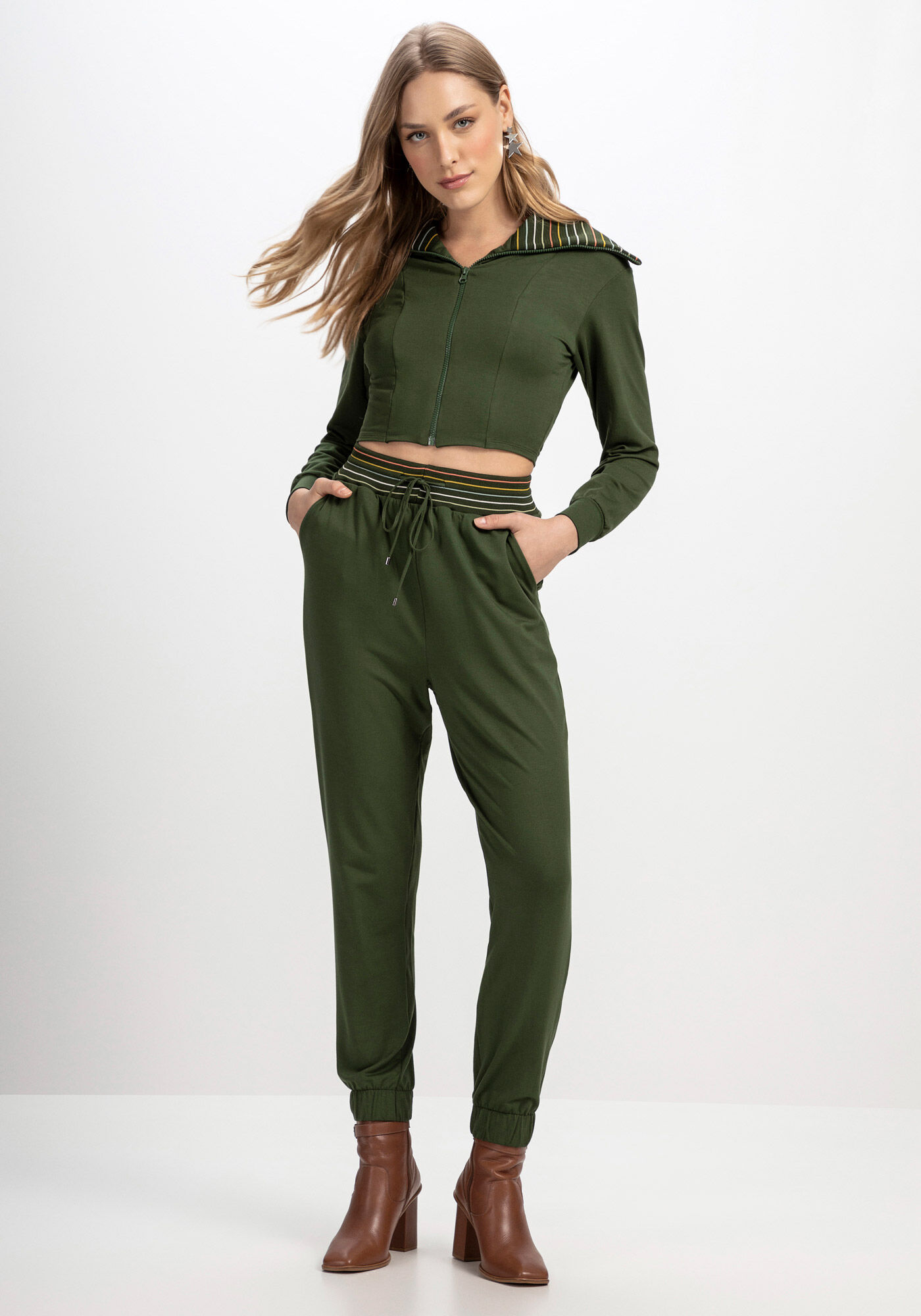 Jaqueta Cropped em Moletom com M&aacute;xi Gola, , large.