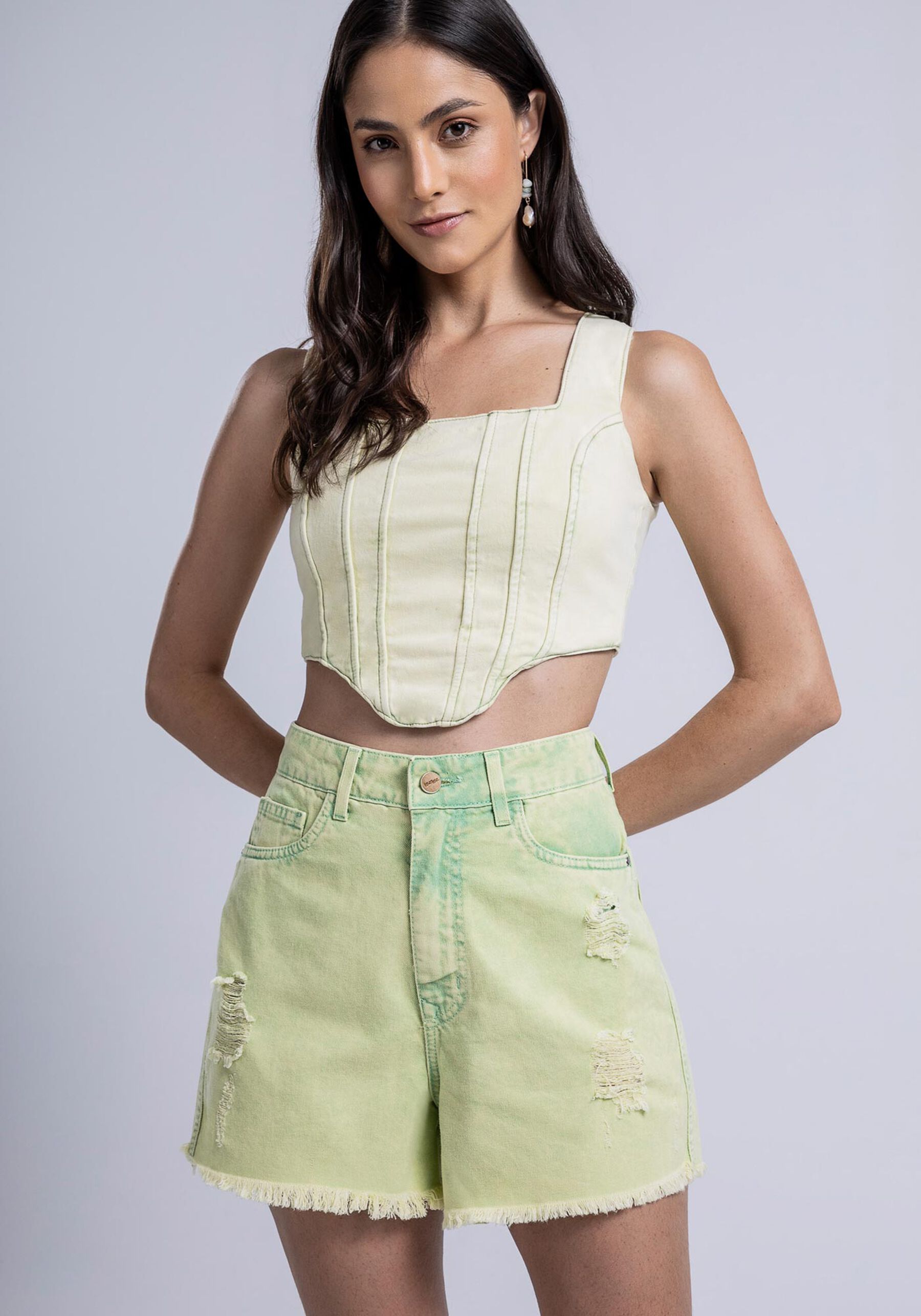 Shorts Sarja Califórnia Estonado Cintura Super Alta, . Shorts Sarja Califórnia Estonado Cintura Super Alta, , large.