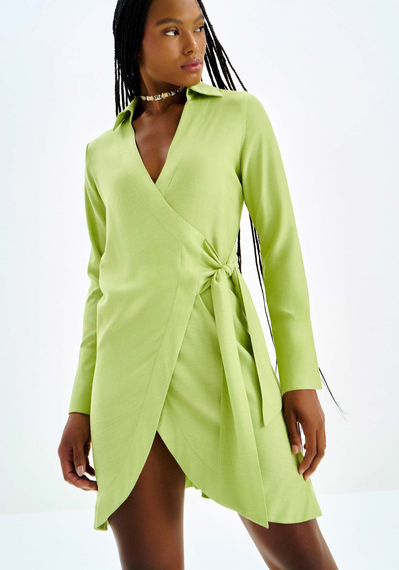 Vestido Curto Manga Longa em Viscose Transpassado, VERDE CIMENS, large.