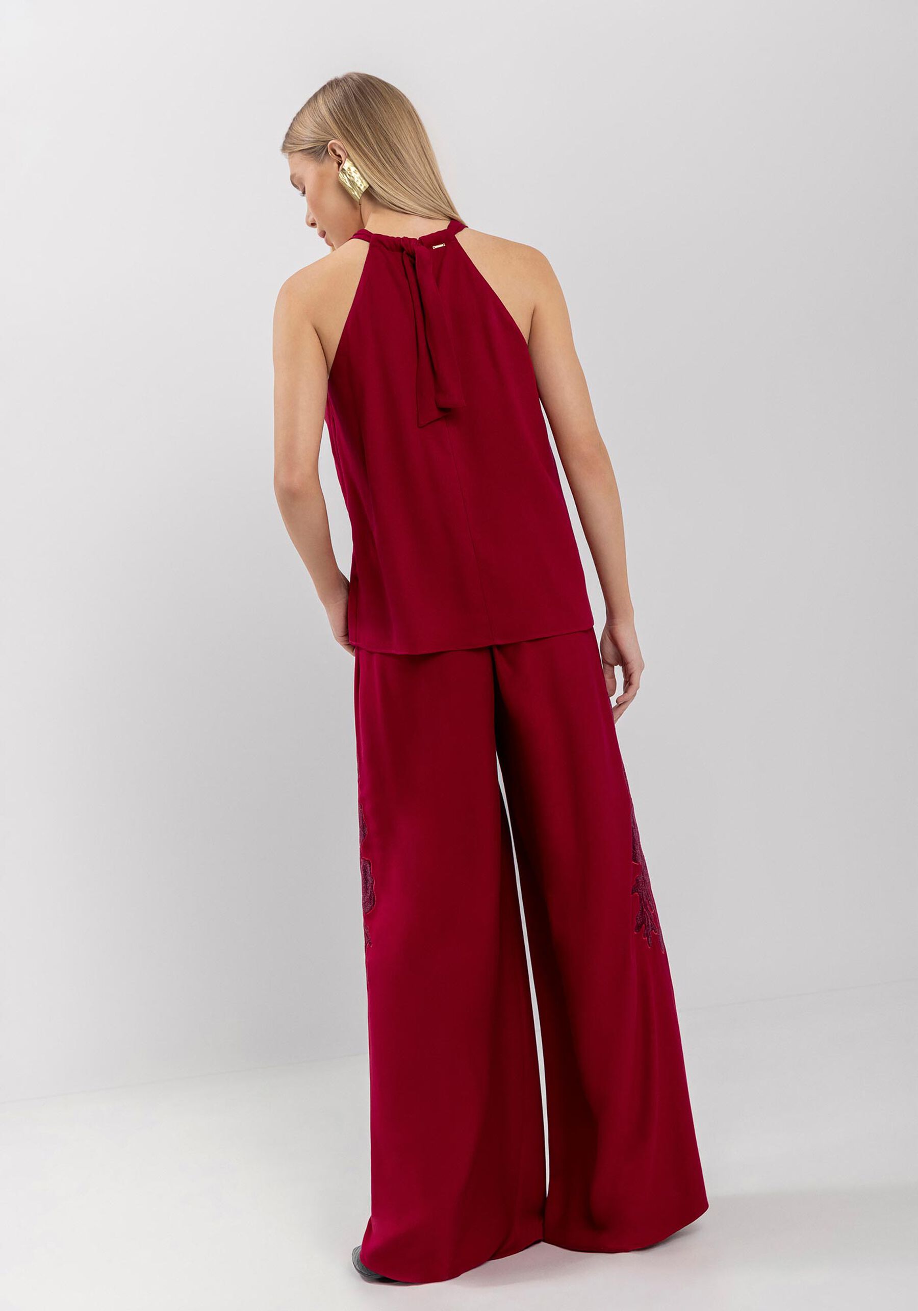 Calça Pantalona Em Crepe De Viscose Com Bordado Lateral, . Calça Pantalona Em Crepe De Viscose Com Bordado Lateral, , large.