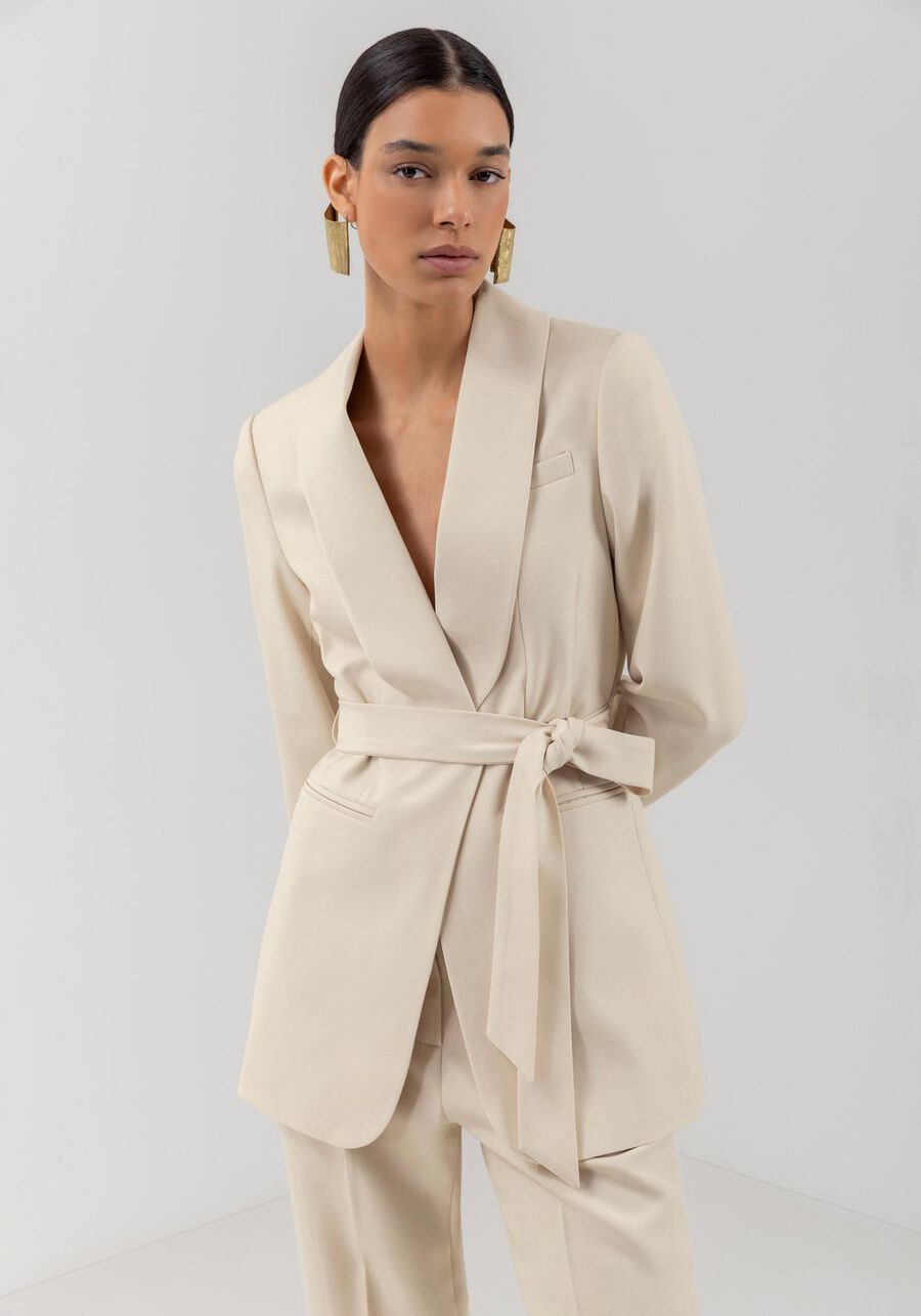 Blazer Alfaiataria Alongado Com Lapelas E Faixa Ajustável, . Blazer Alfaiataria Alongado Com Lapelas E Faixa Ajustável, , large.