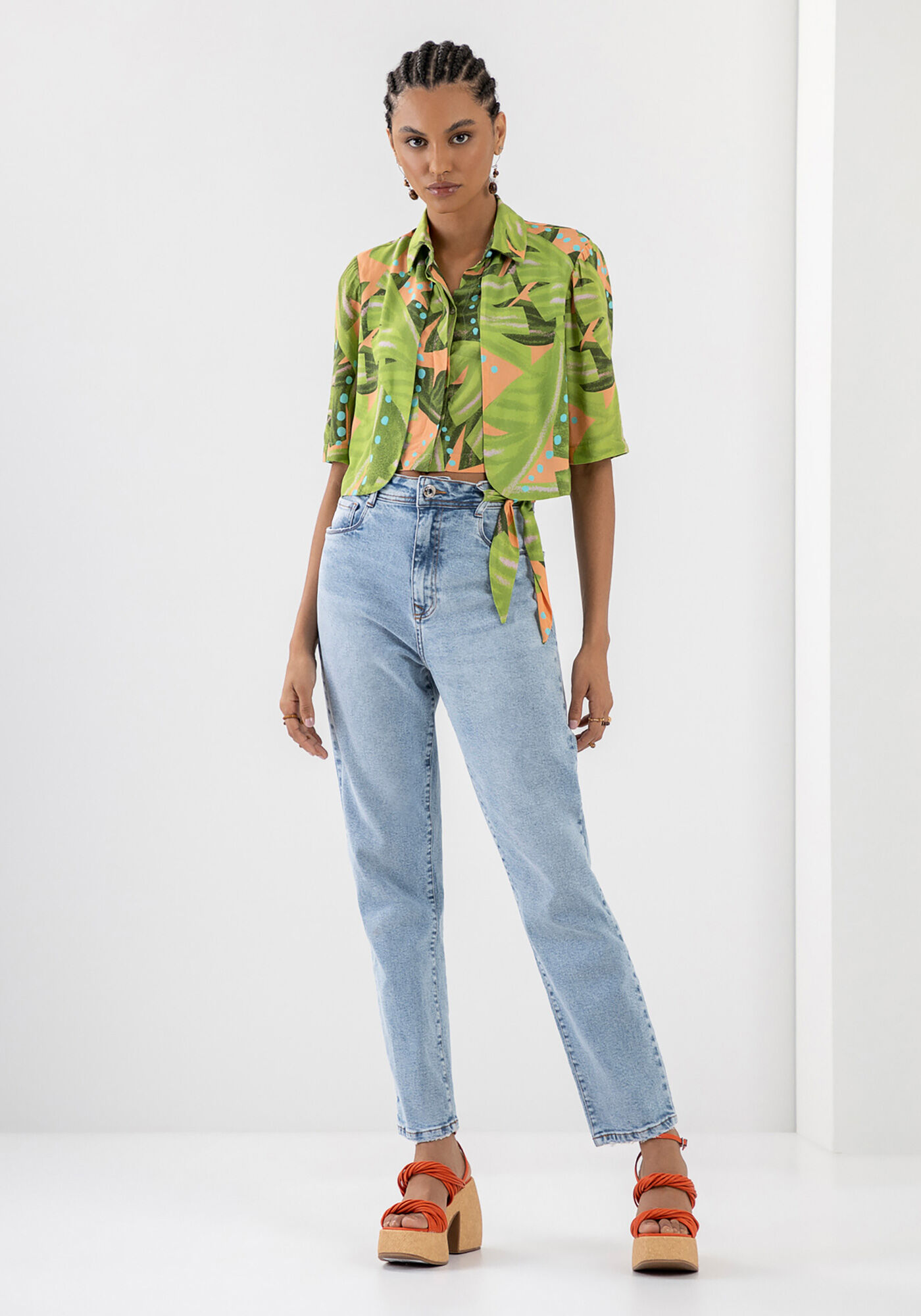 Camisa Manga Curta Cropped com Recorte Sobreposto, , large.