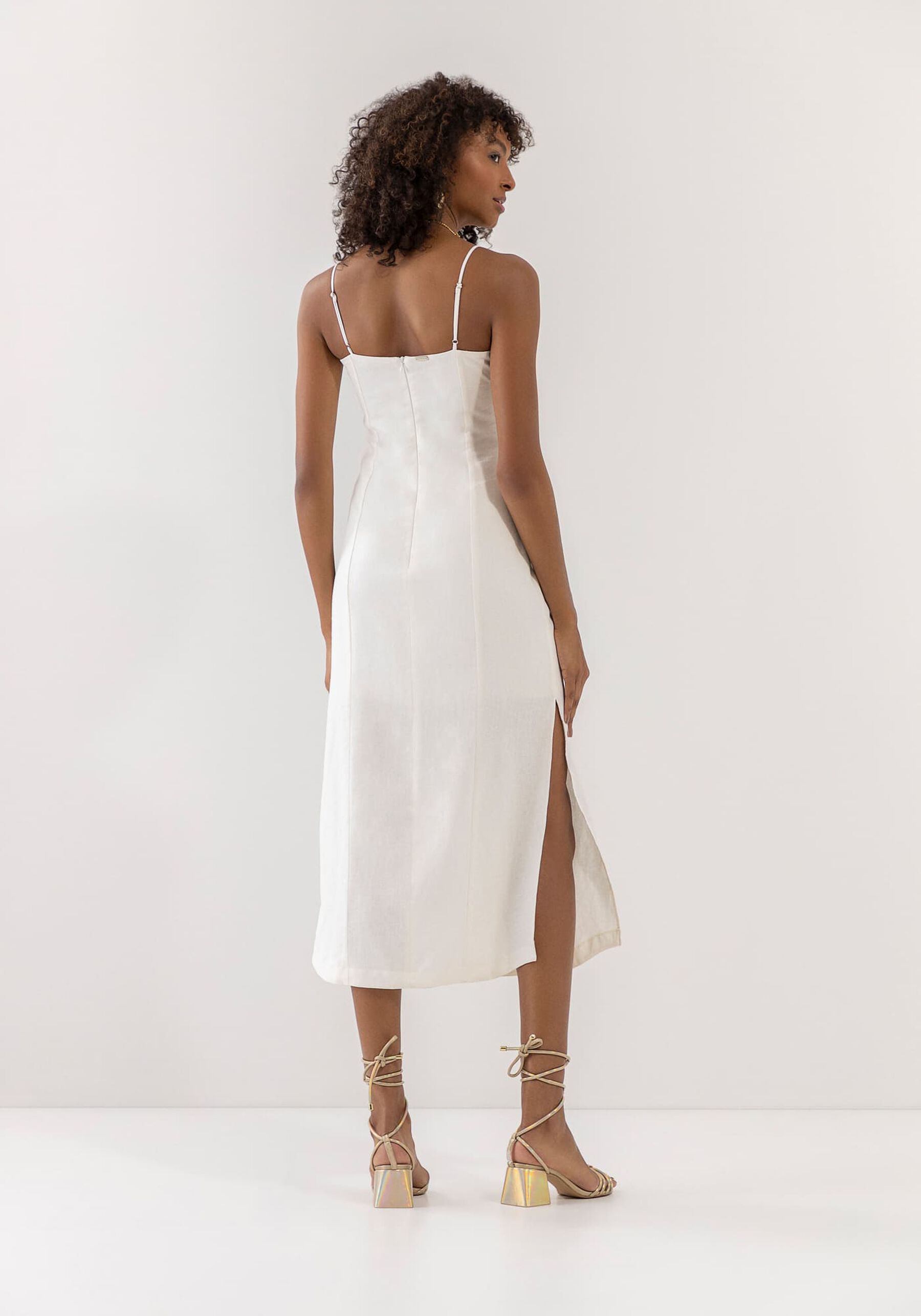 Vestido Midi em Linho com Bordado Corais, . Vestido Midi em Linho com Bordado Corais, , large.