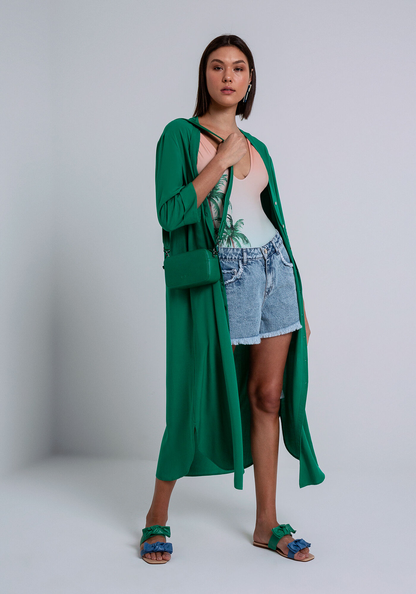 Camisa Chemise Sa&iacute;da de Praia em Viscose, VERDE GLIMMER, large.