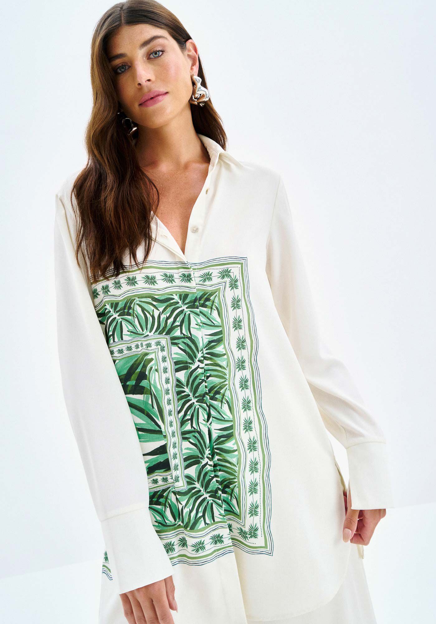 Camisa Alongada Manga Longa com Estampa Len&ccedil;o, , large.