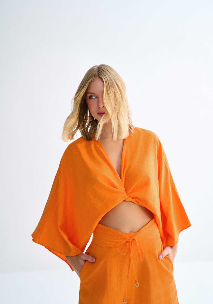 Blusa Manga 3/4 Transpassada em Jacquard com Amarração, . Blusa Manga 3/4 Transpassada em Jacquard com Amarração, , large.