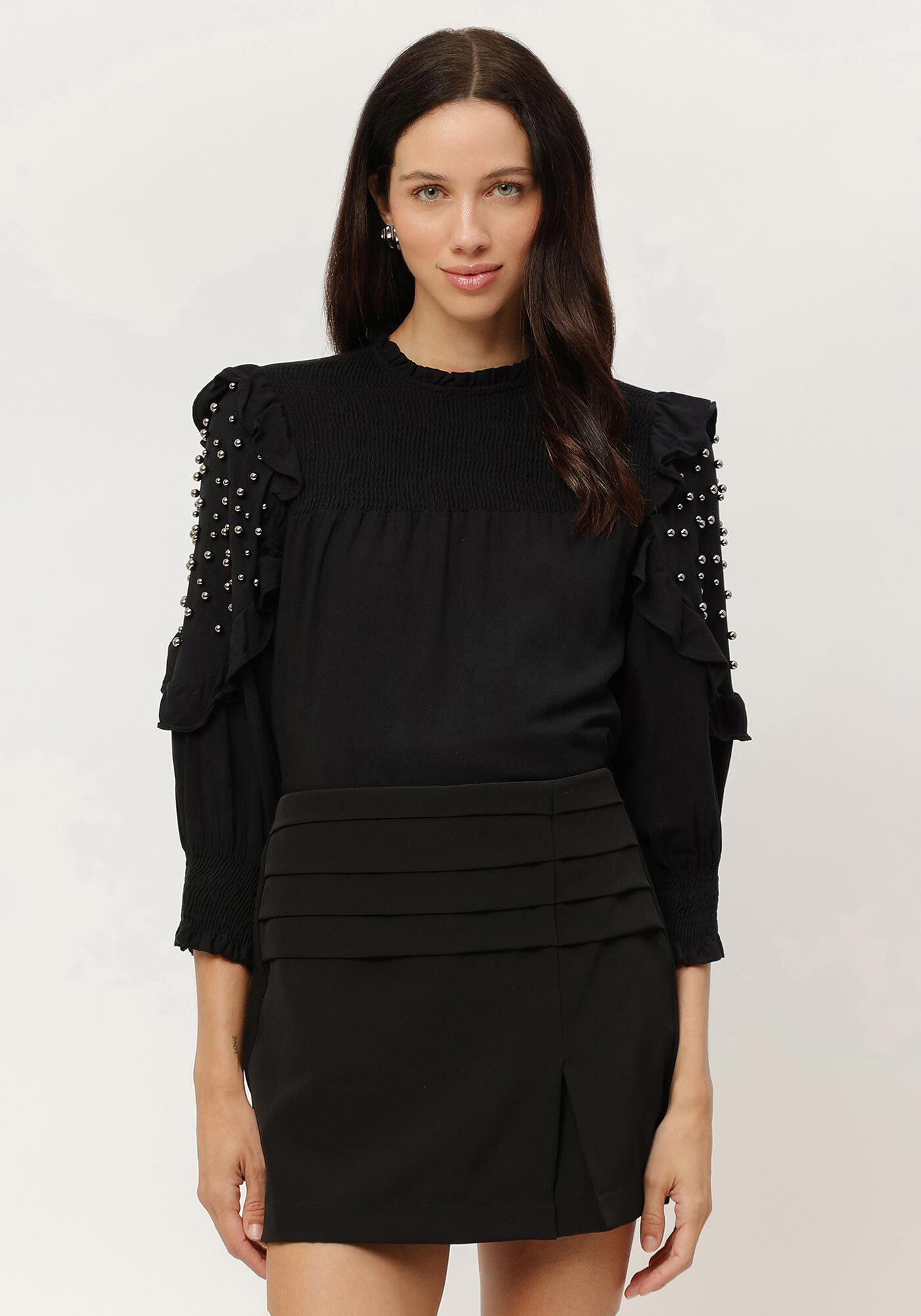 Blusa Manga 3/4 em Crepe com Babado e P&eacute;rolas, , large.