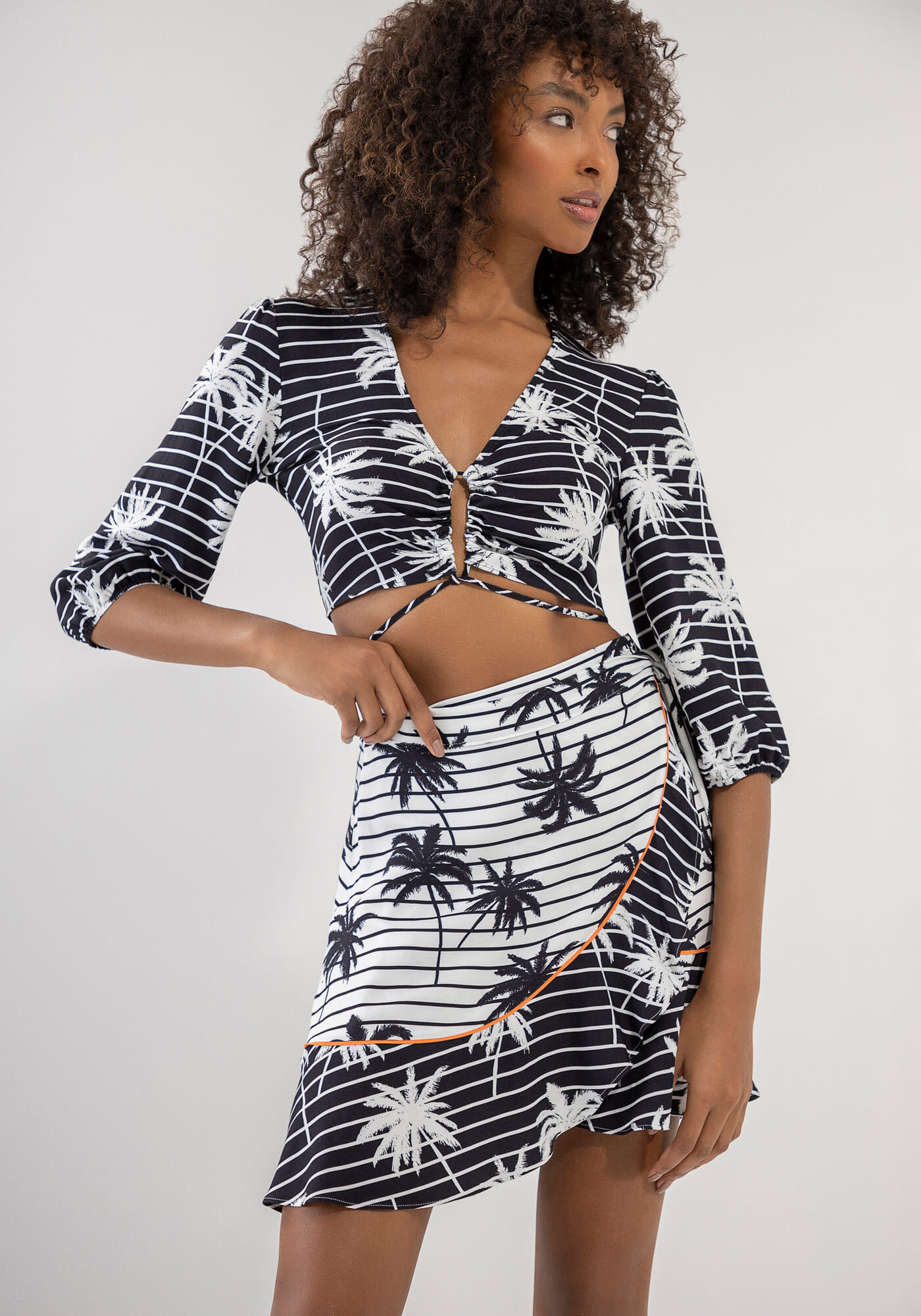 Saia curta clearance animal print