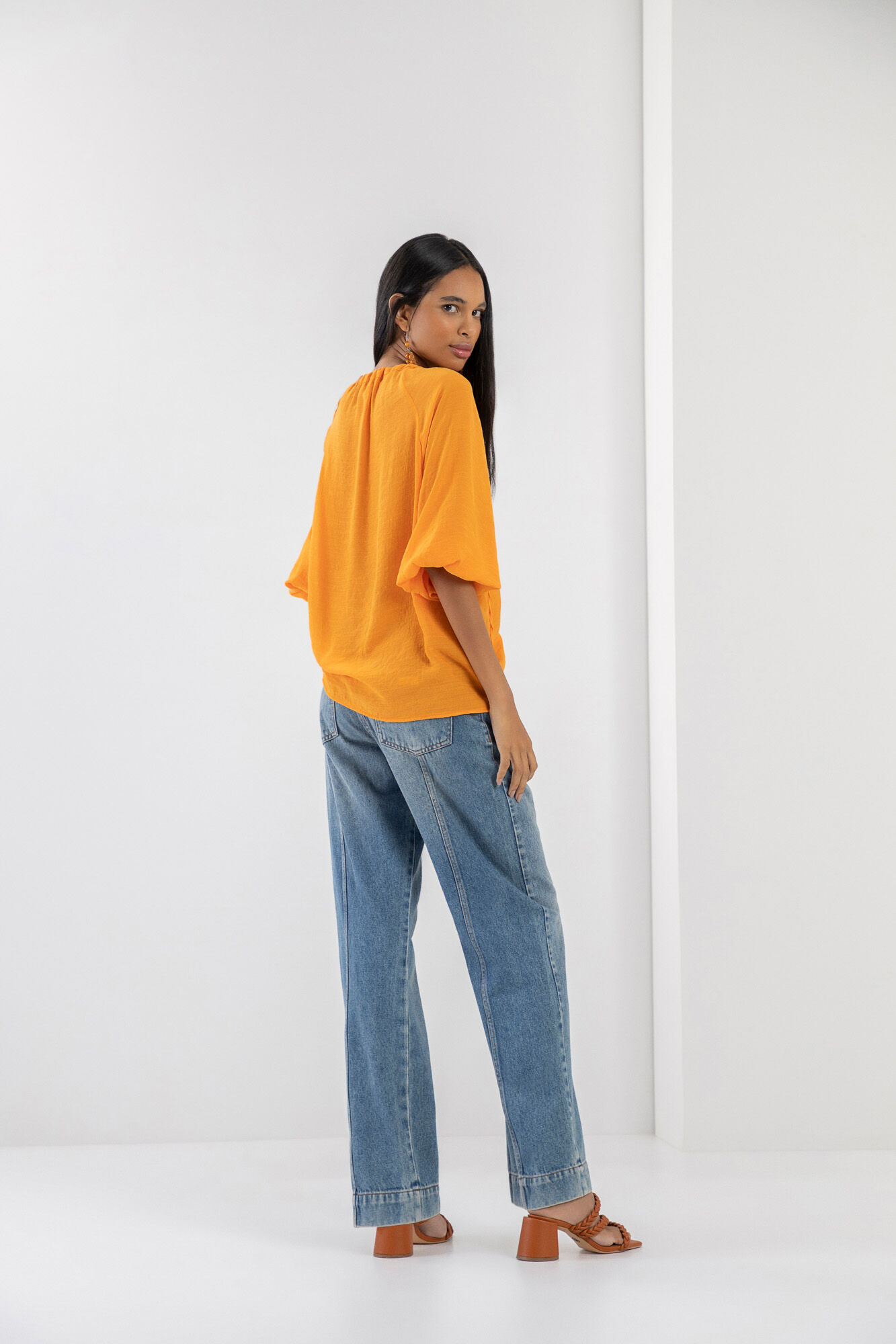 Blusa Bata em Shantung com Franzido Decote, , large.