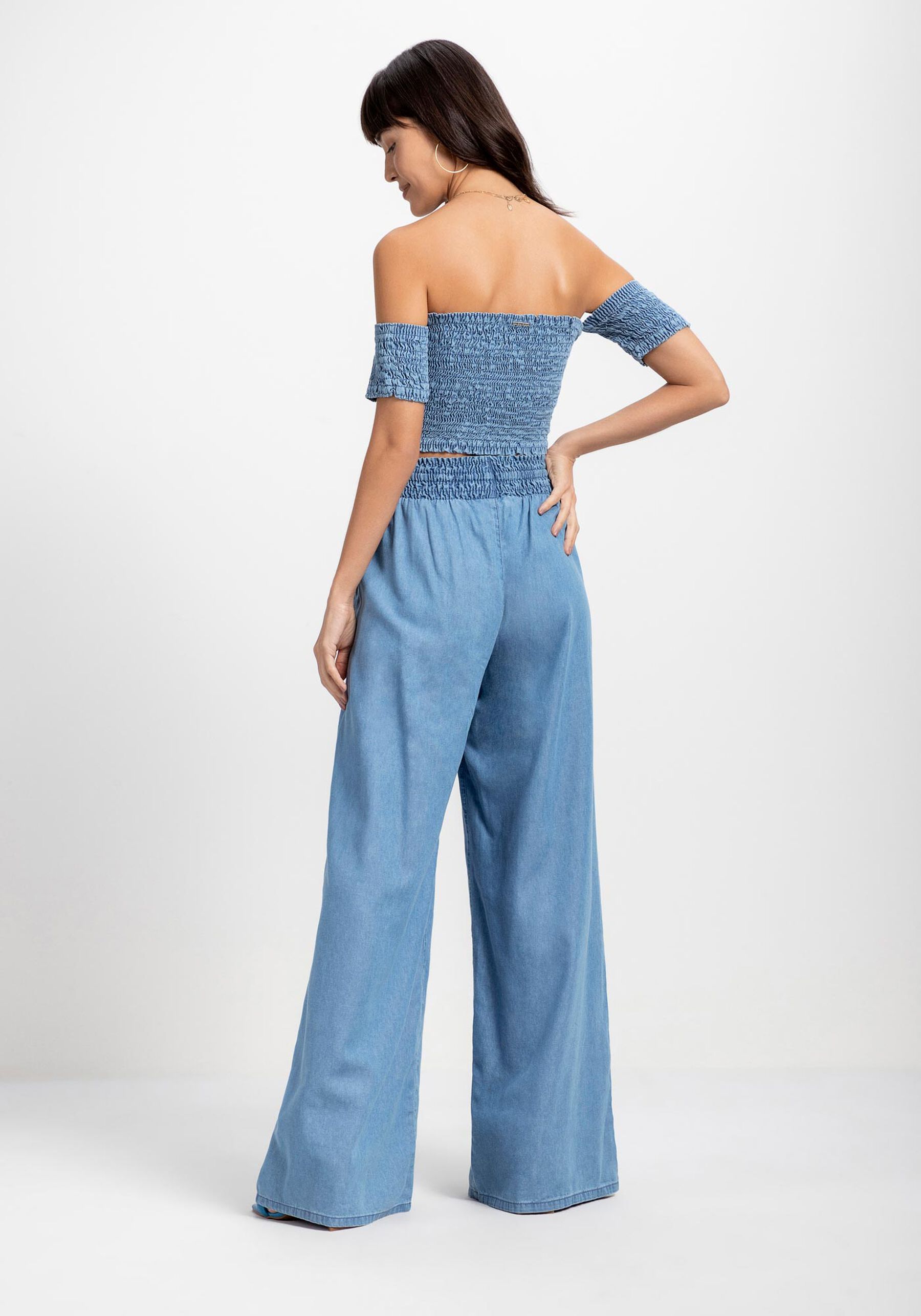 Blusa Jeans Cropped Ombro a Ombro, JEANS. Blusa Jeans Cropped Ombro a Ombro, JEANS, large.