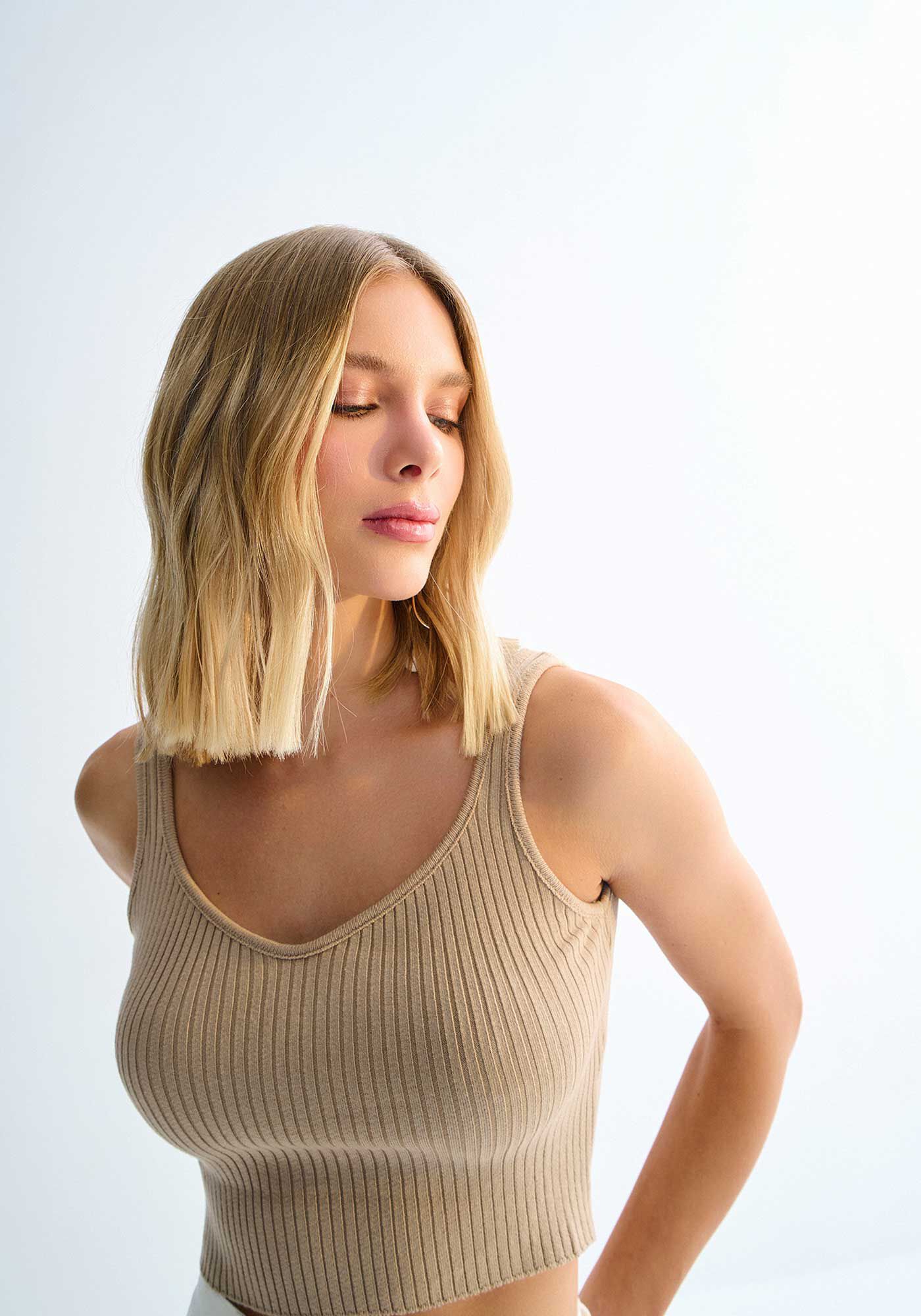 Blusa Cropped em Tric&ocirc; Canelado com Decote V, , large.