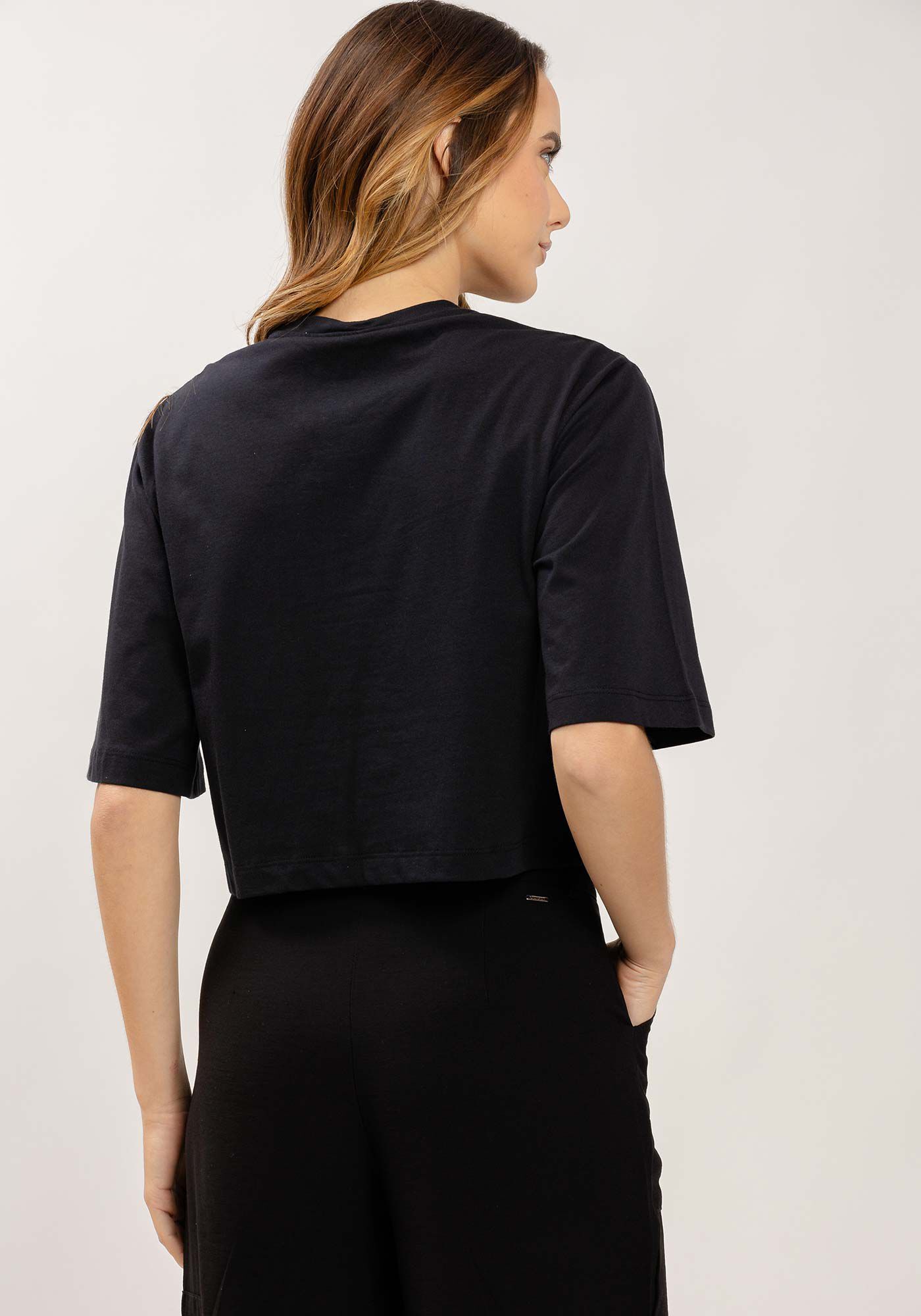 T-shirt Cropped em Malha Prime com Bordado Ondas, , large.