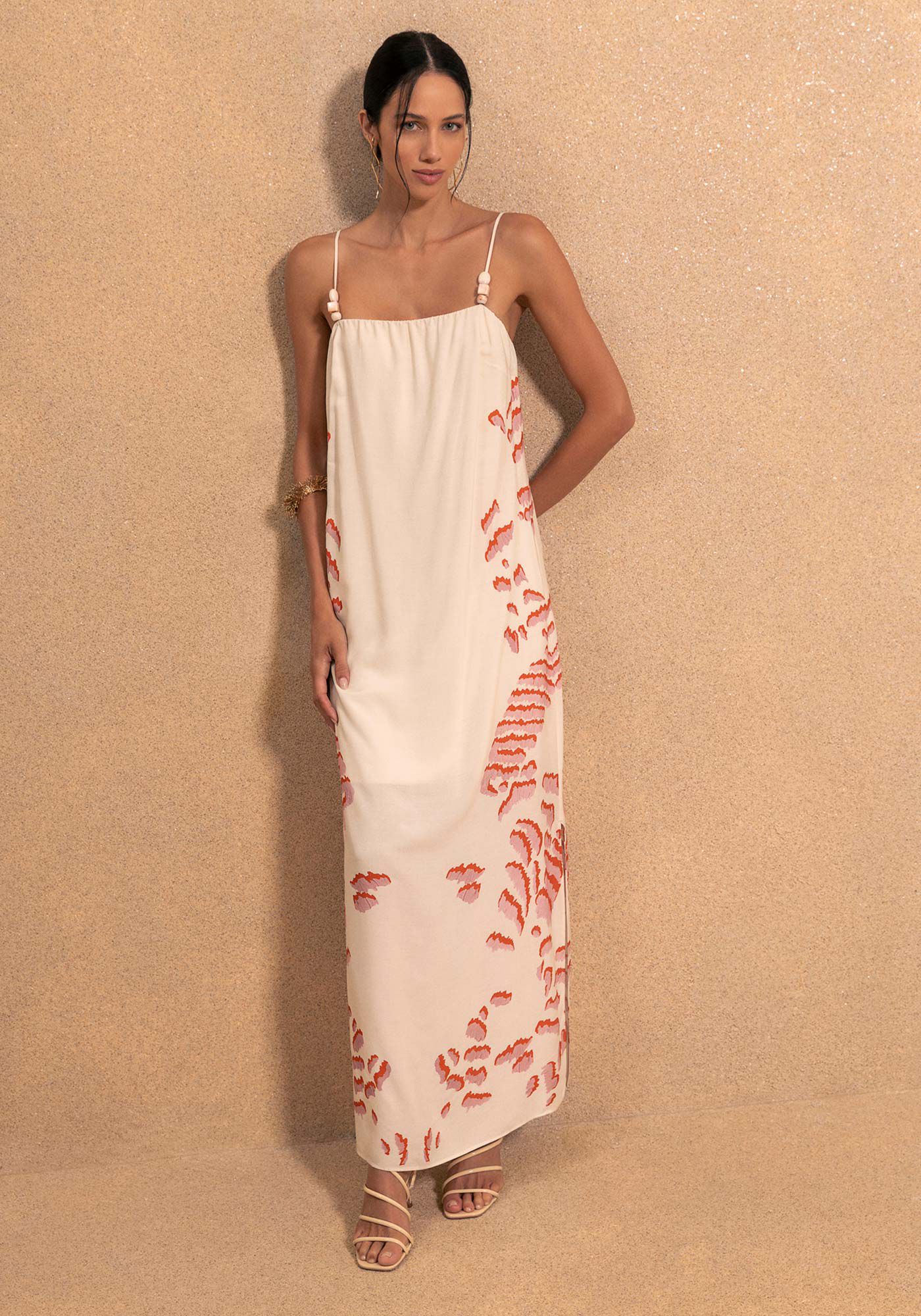 Vestido Ch&aacute; De Al&ccedil;as Com Decote Reto Em Viscose Estampada, ANIMAL PRINT BEGE, large.