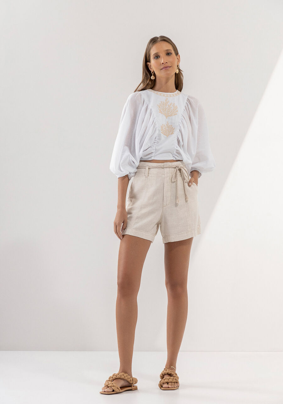 Shorts Cintura Alta Sustentável com Cinto Cordão, BRANCO OFF WHITE. Shorts Cintura Alta Sustentável com Cinto Cordão, BRANCO OFF WHITE, large.