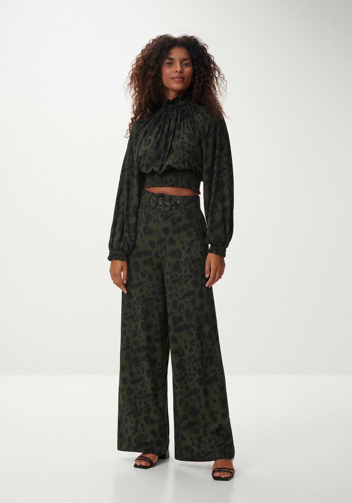 Cal&ccedil;a Pantalona em Viscose Estampada com Cinto, FOREST, large.