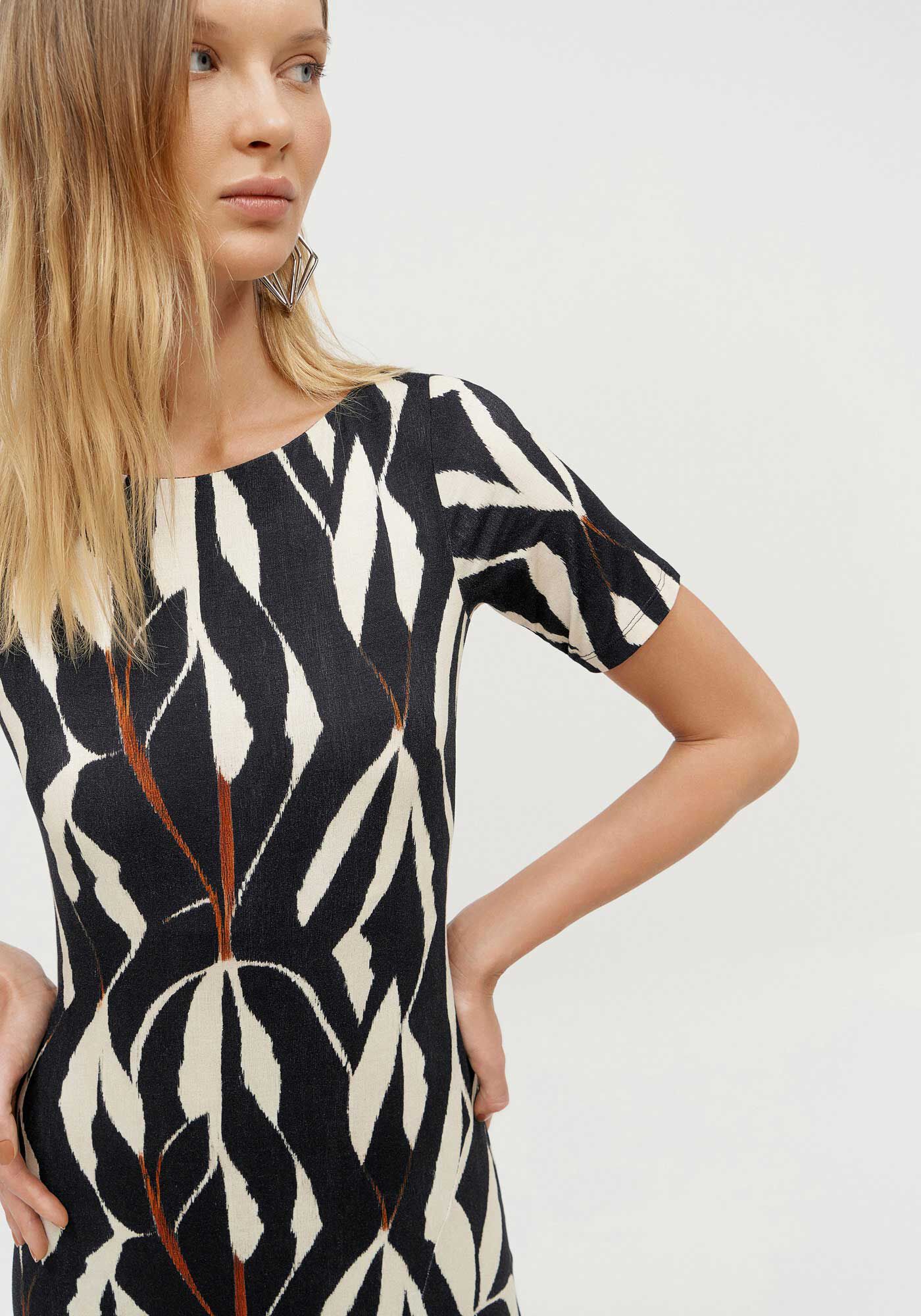 Vestido Midi Estampado em Malha Viscose com Fenda, ABSTRACT, large.