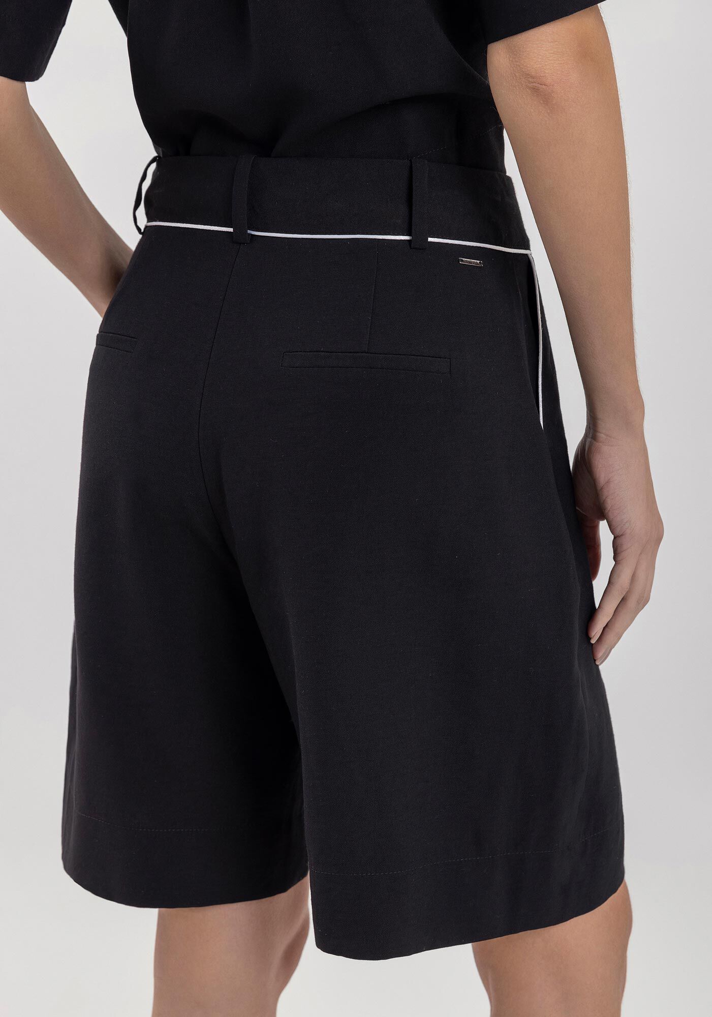 Shorts Em Alfaiataria Com Cintura Alta E Bolsos Funcionais, , large.