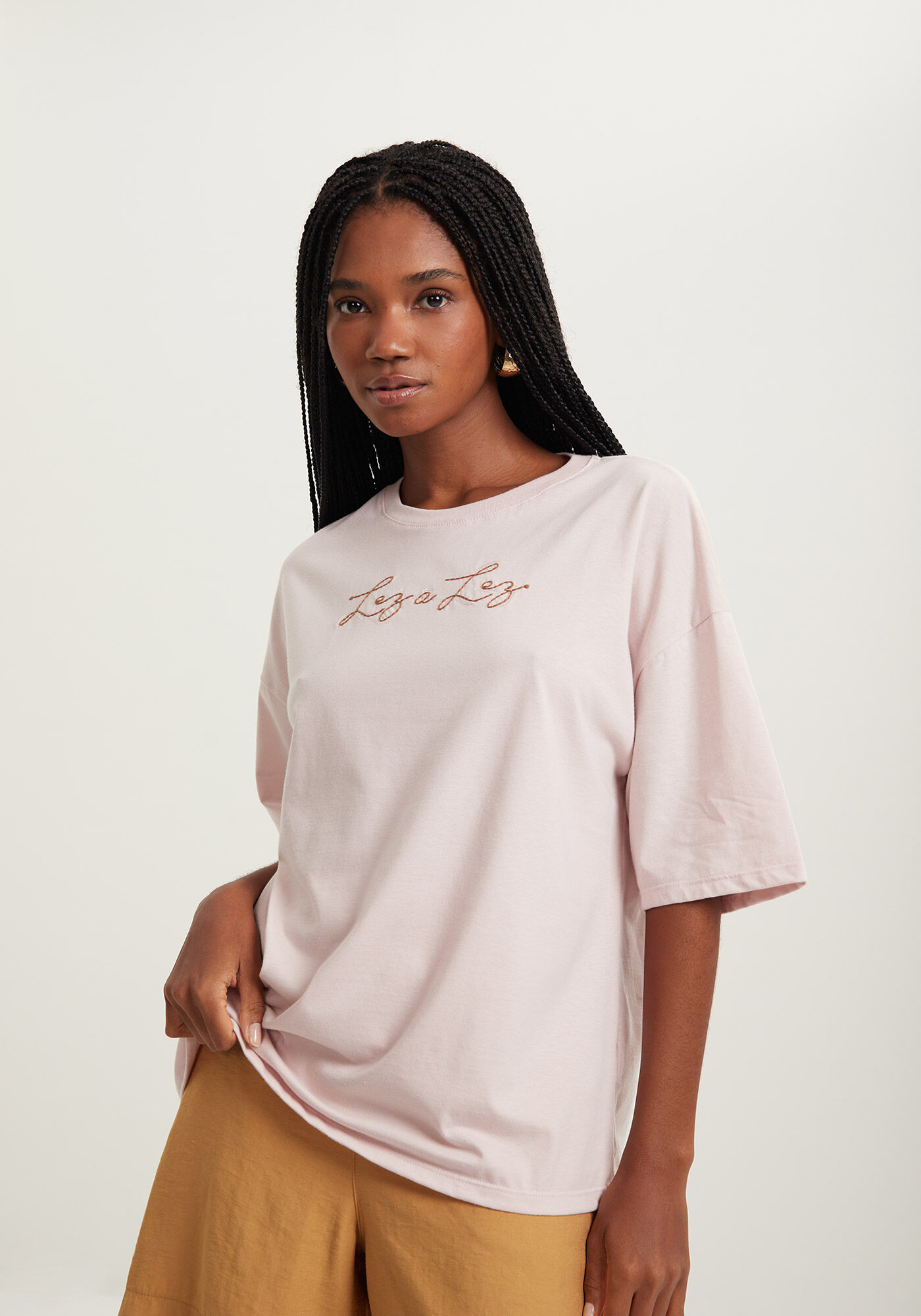 Blusa B&aacute;sica De Mangas M&eacute;dias Com Bordado Frontal, , large.