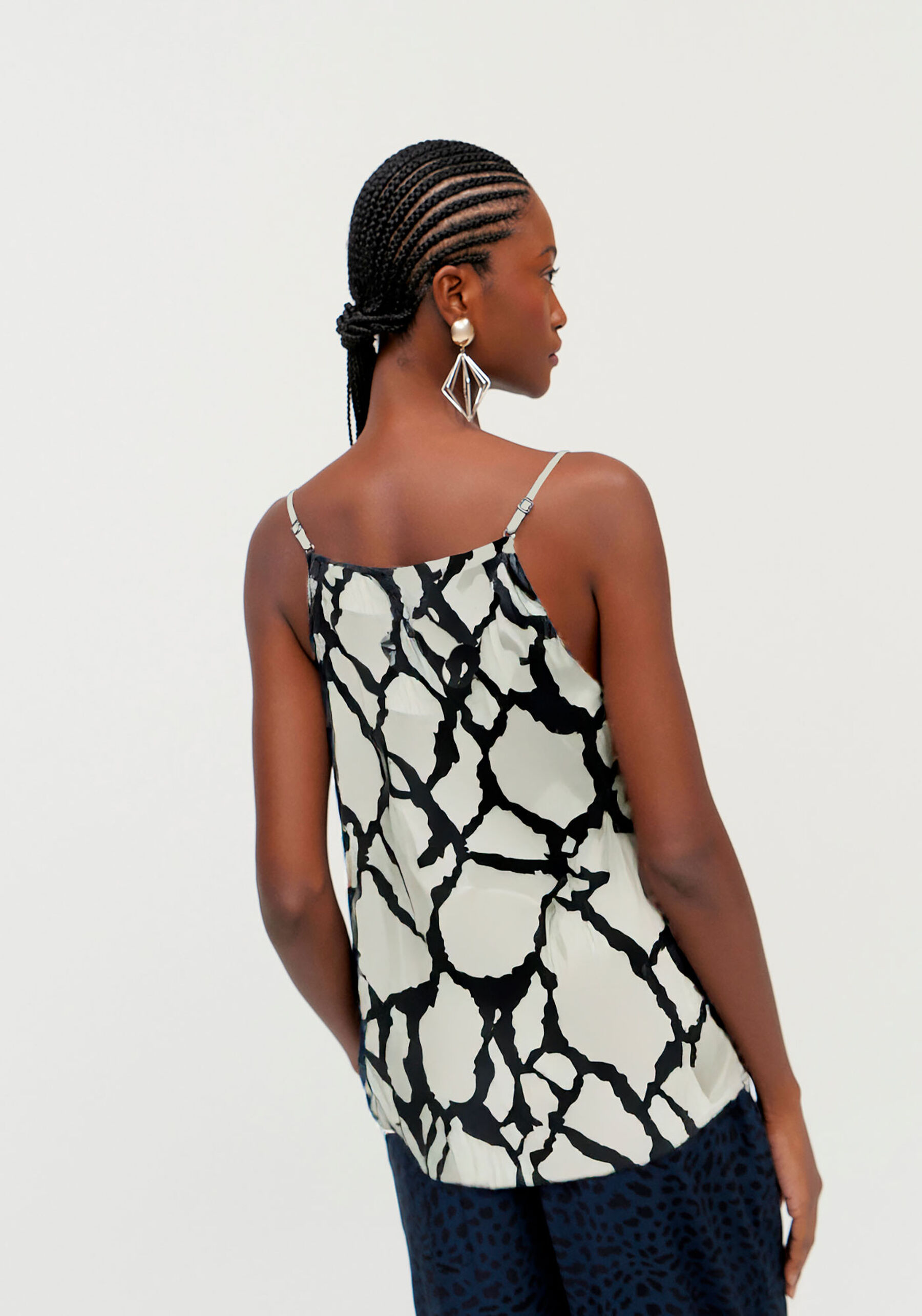 Blusa em Viscose Estampada com Decote V, . Blusa em Viscose Estampada com Decote V, , large.