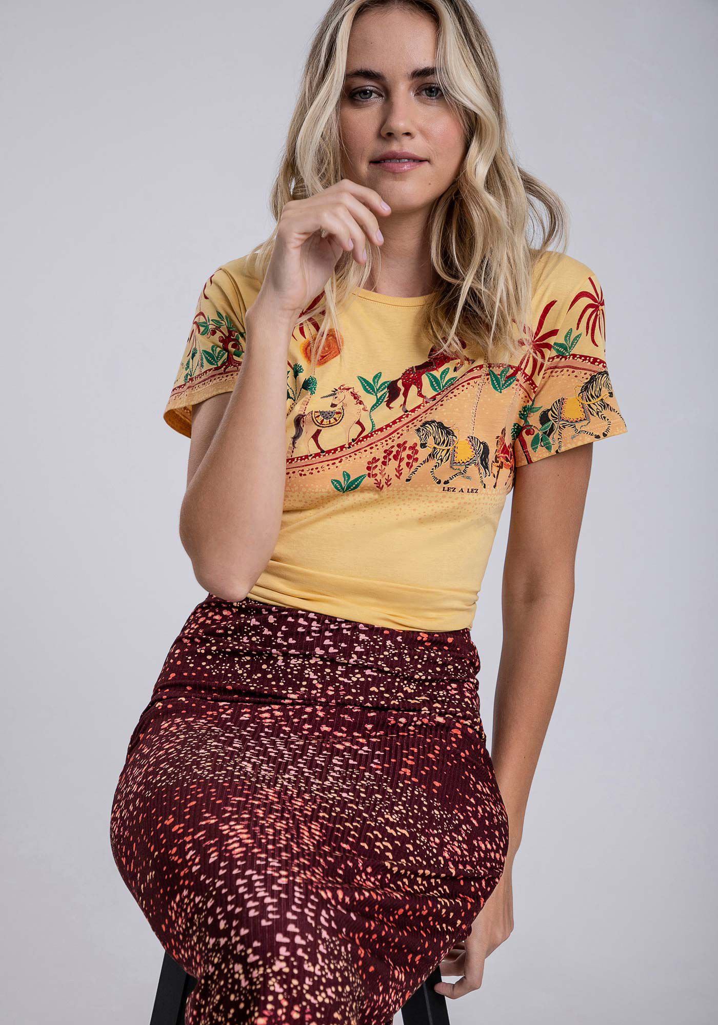 Saia midi estampada top justa