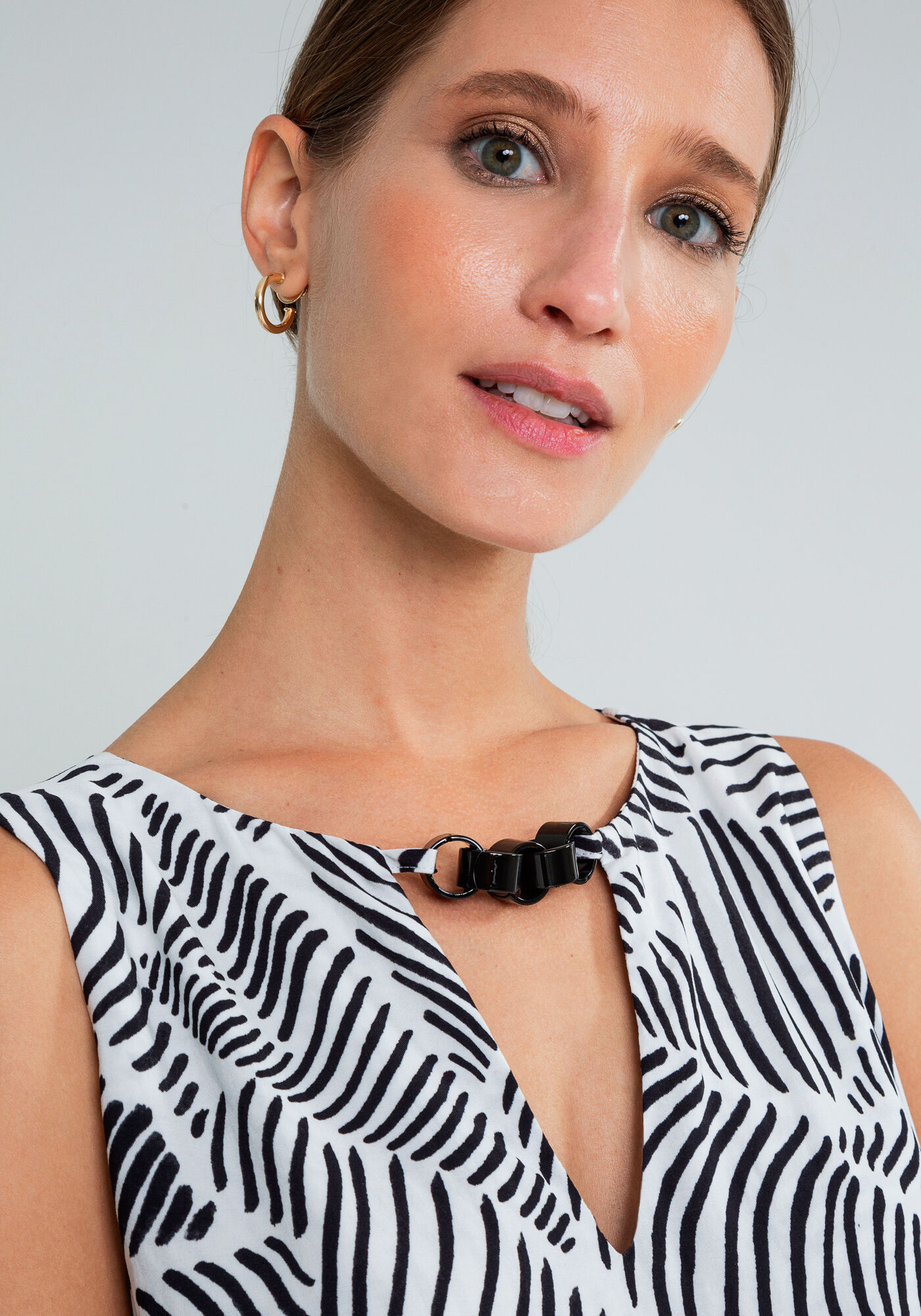 Blusa Detalhe Decote Estampada, REFLEXOS, large.