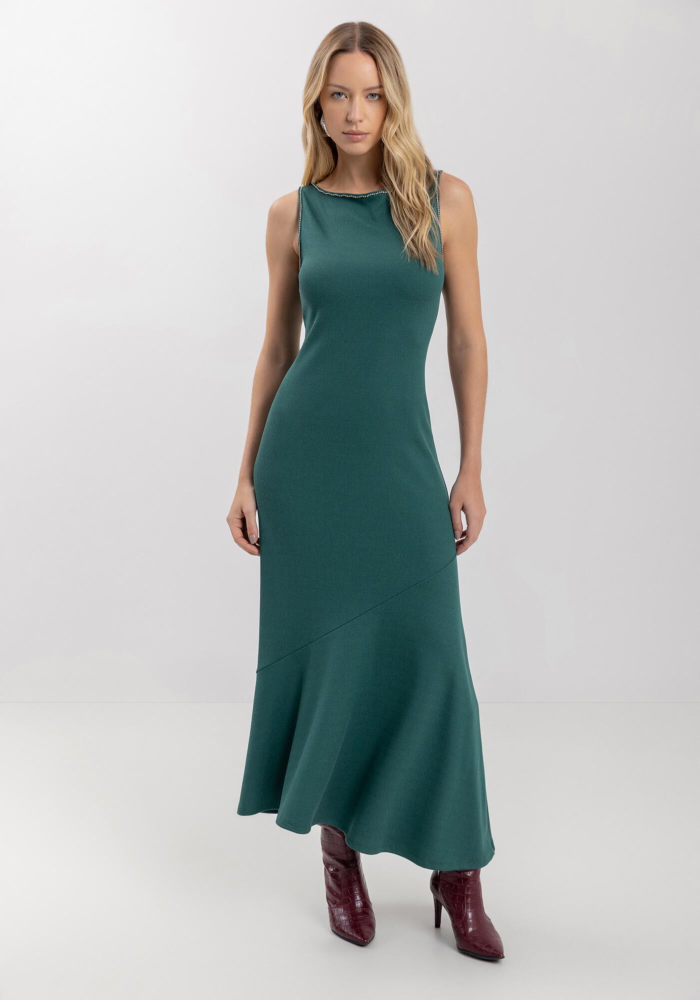 Vestido Midi Ch&aacute; Sem Mangas Com Aplica&ccedil;&otilde;es De Strass, , large.