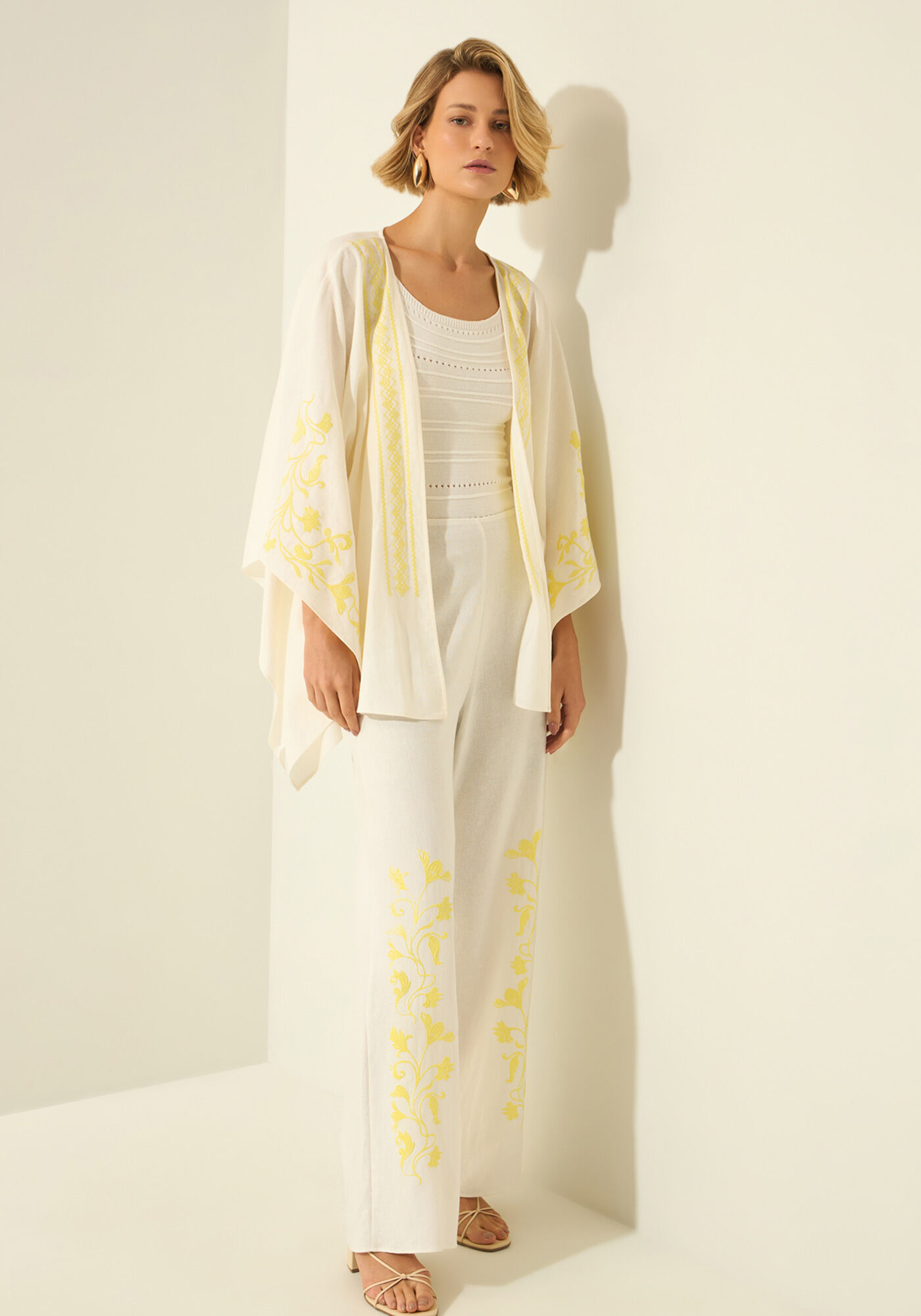 Kaftan De Mangas Curtas Bordado Com Linho, BRANCO OFF WHITE, large.