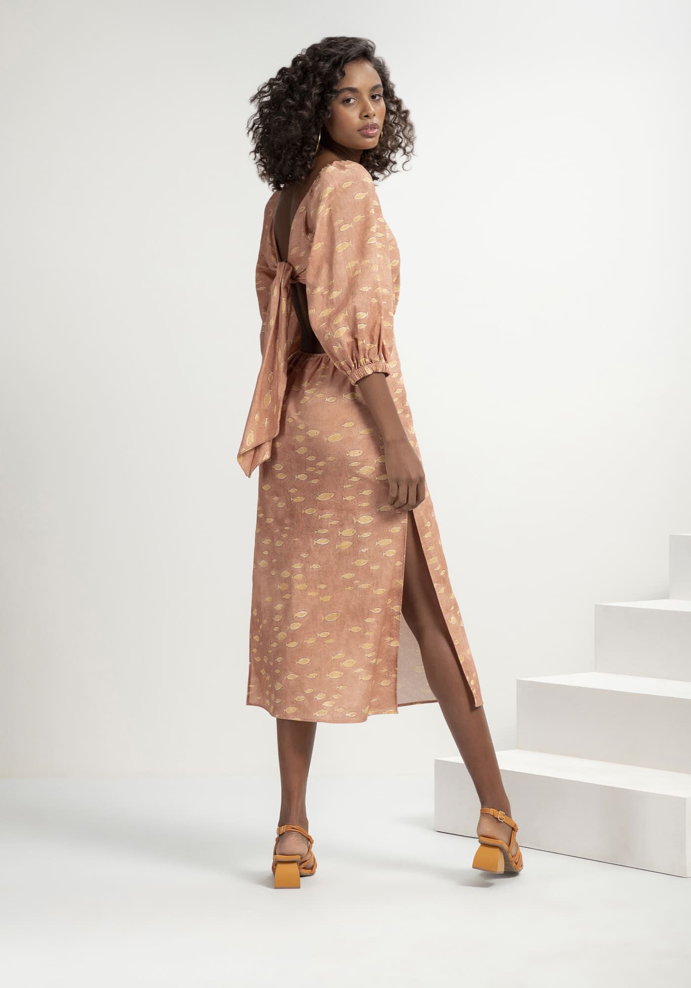 Vestido Midi em Linho com Recorte Costas, , large.