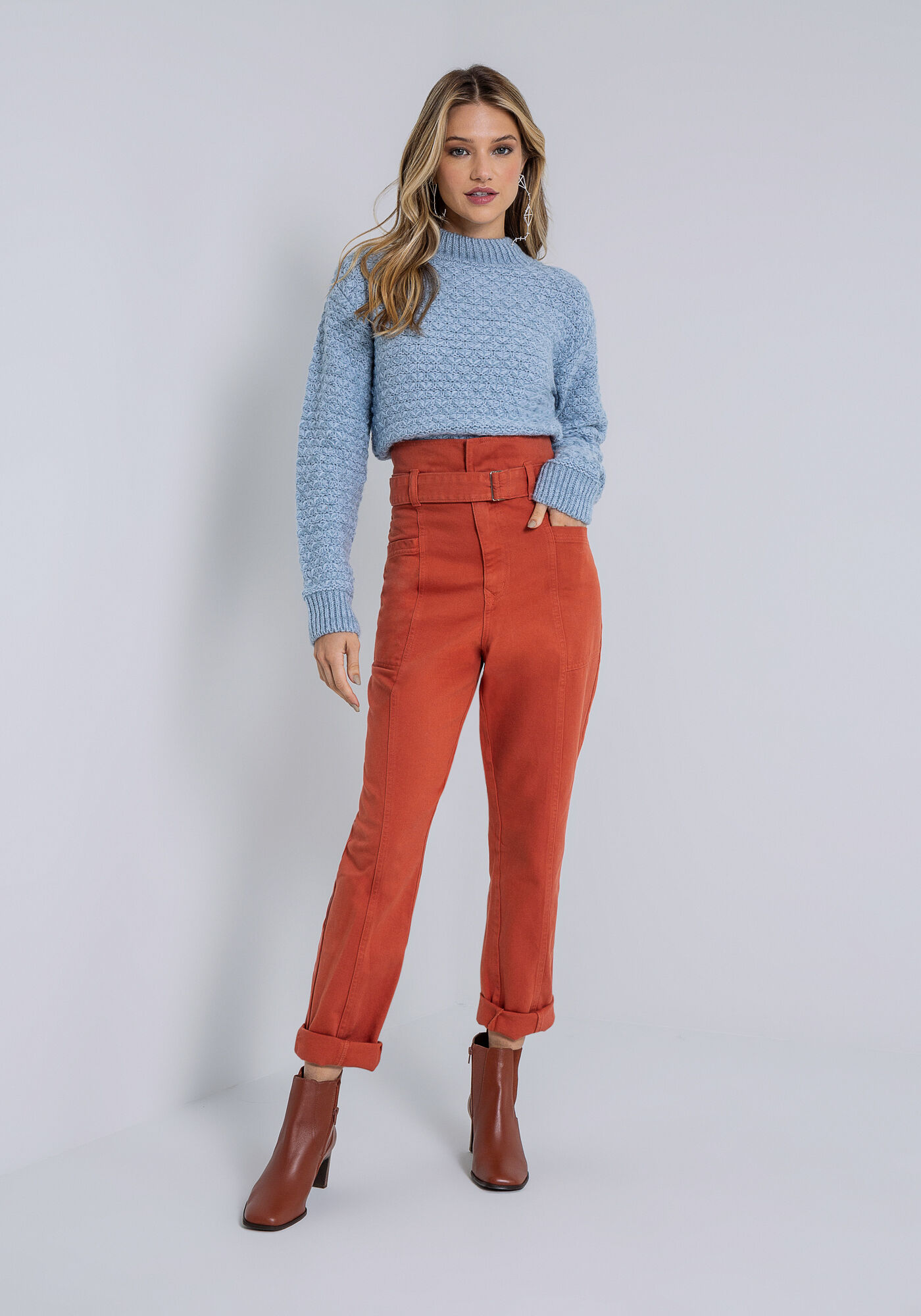 Calça e cinto on sale