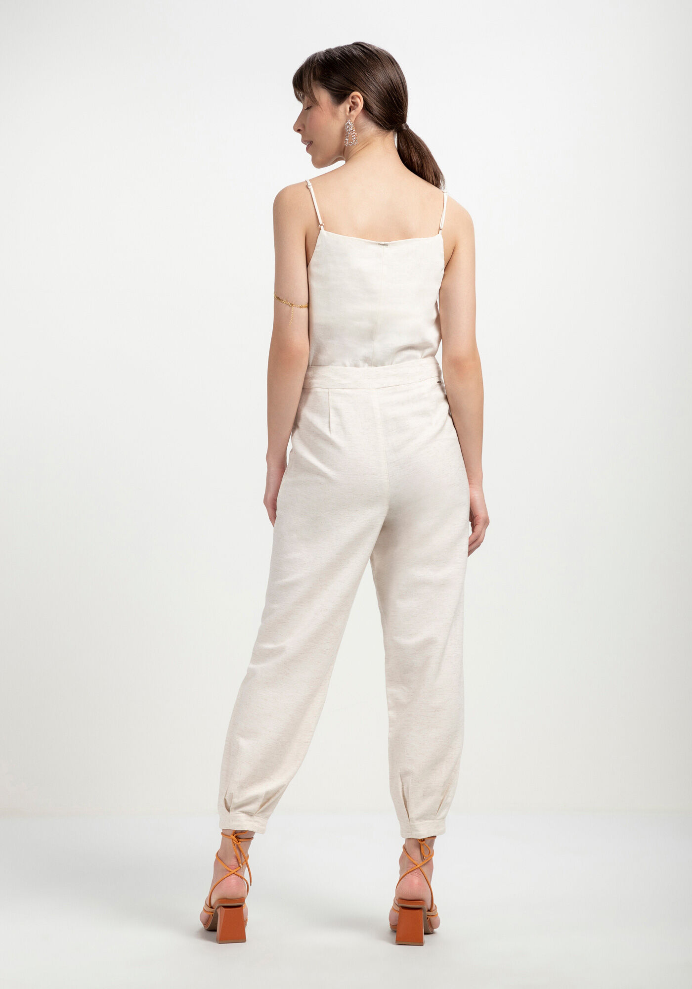 Cal&ccedil;a Carrot com Cintura Alta e Pregas, , large.