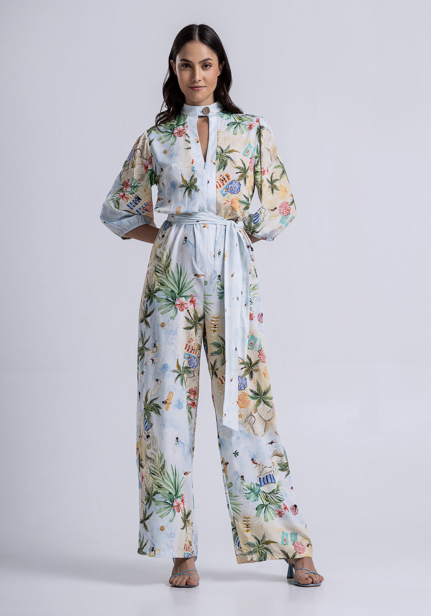 Macac&atilde;o Longo em Viscose com Recorte Busto, , large.