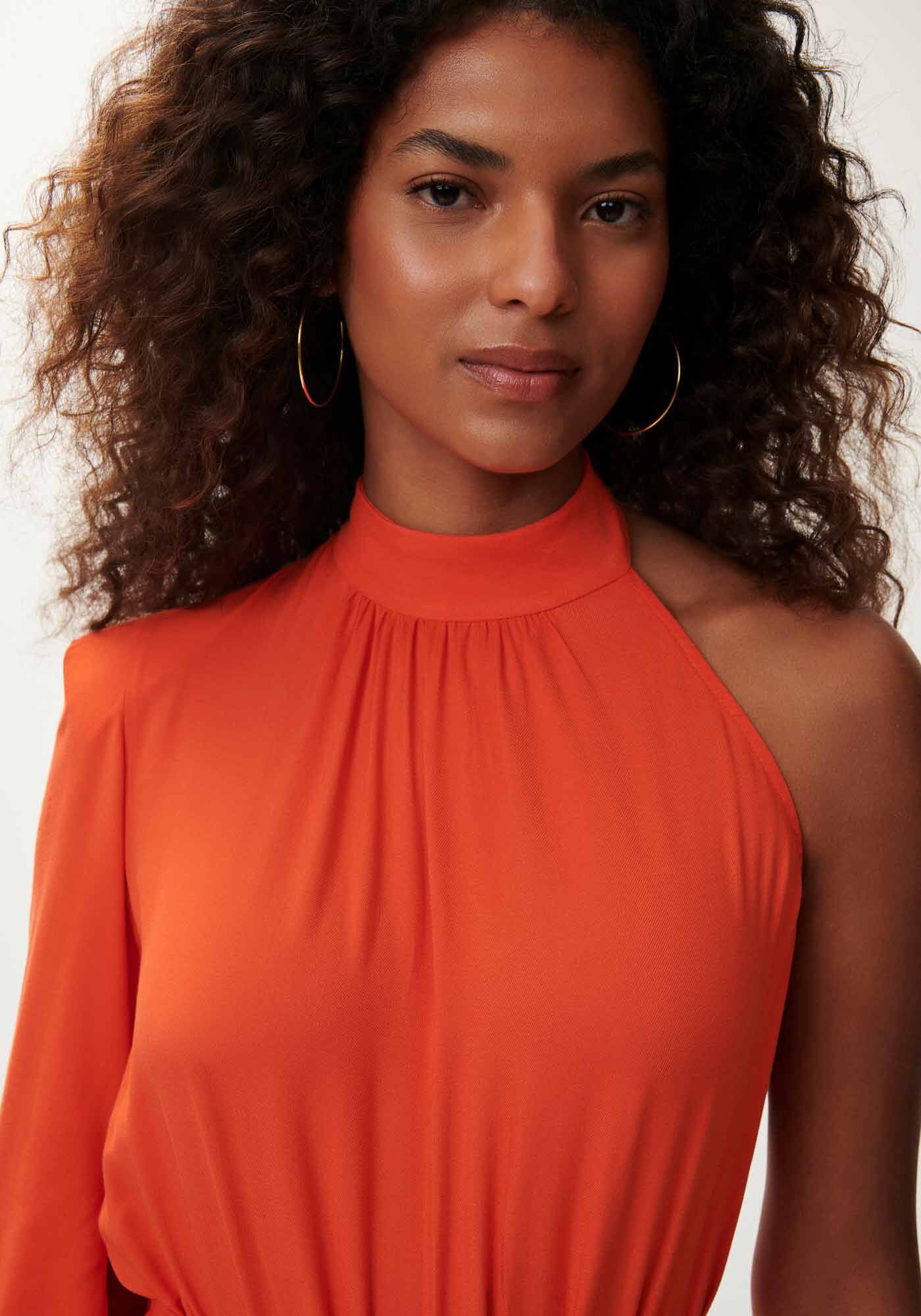 Macac&atilde;o Longo Ombro S&oacute; em Viscose com Cinto, , large.